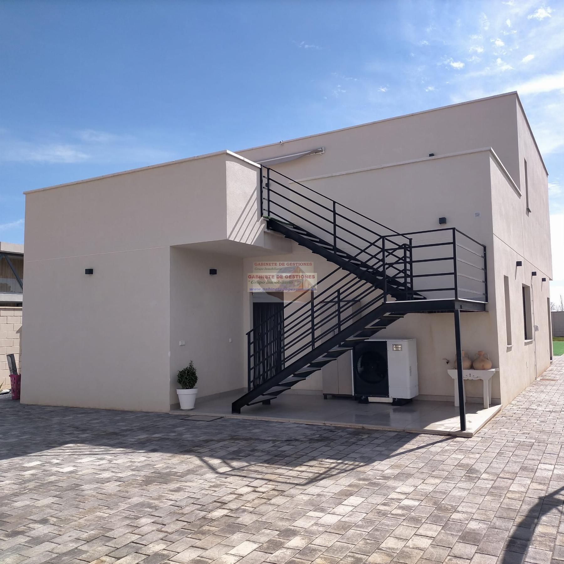 For sale of chalet in Albacete