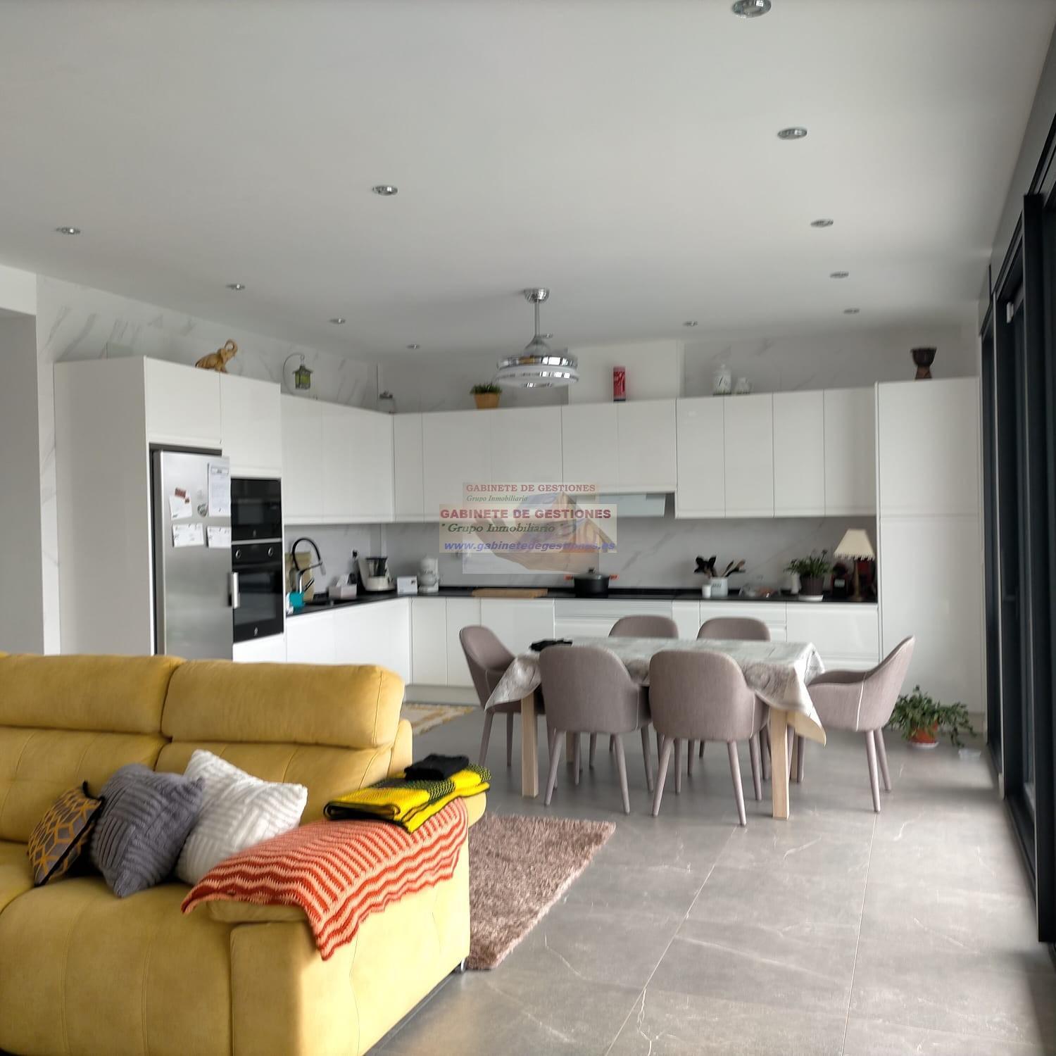 For sale of chalet in Albacete