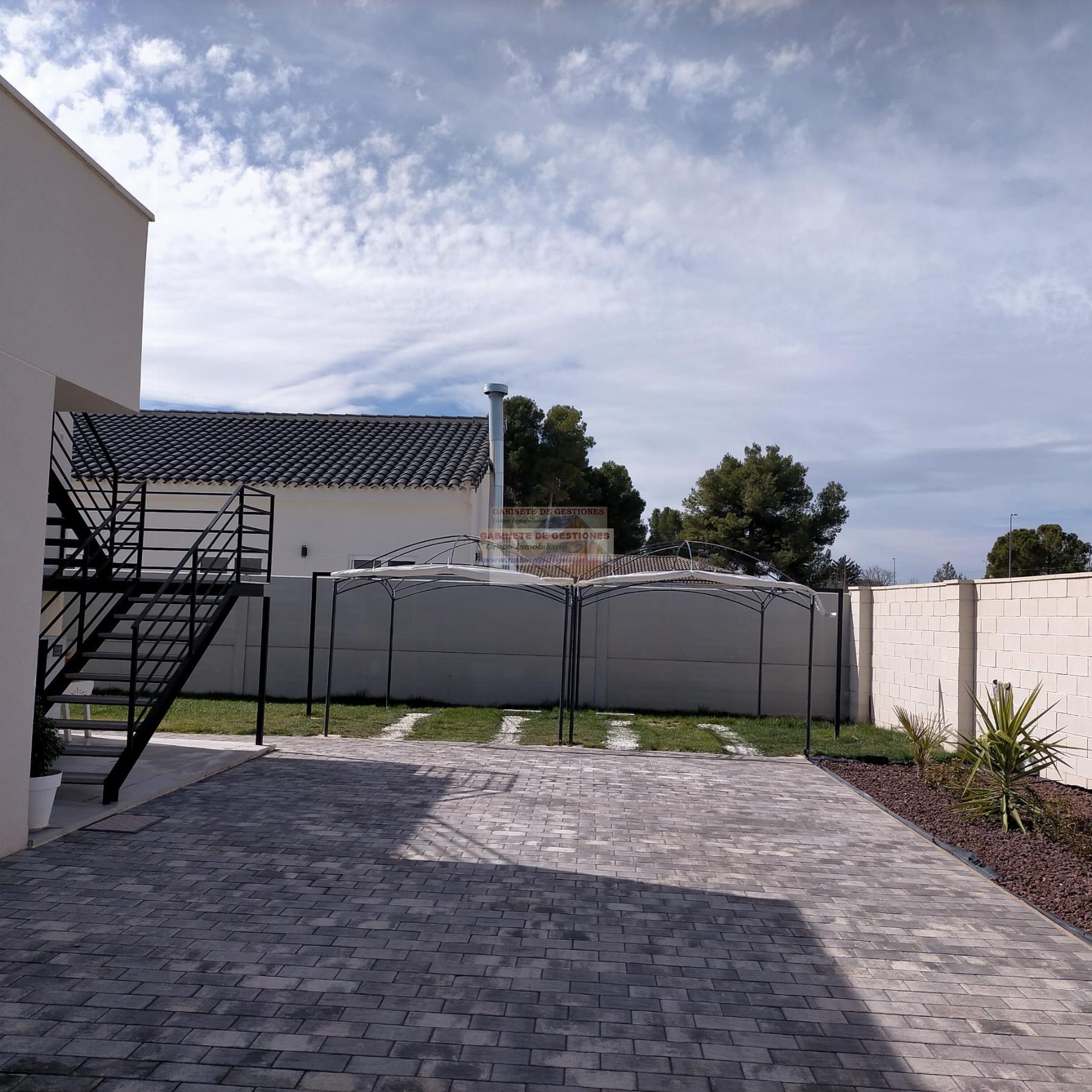 For sale of chalet in Albacete