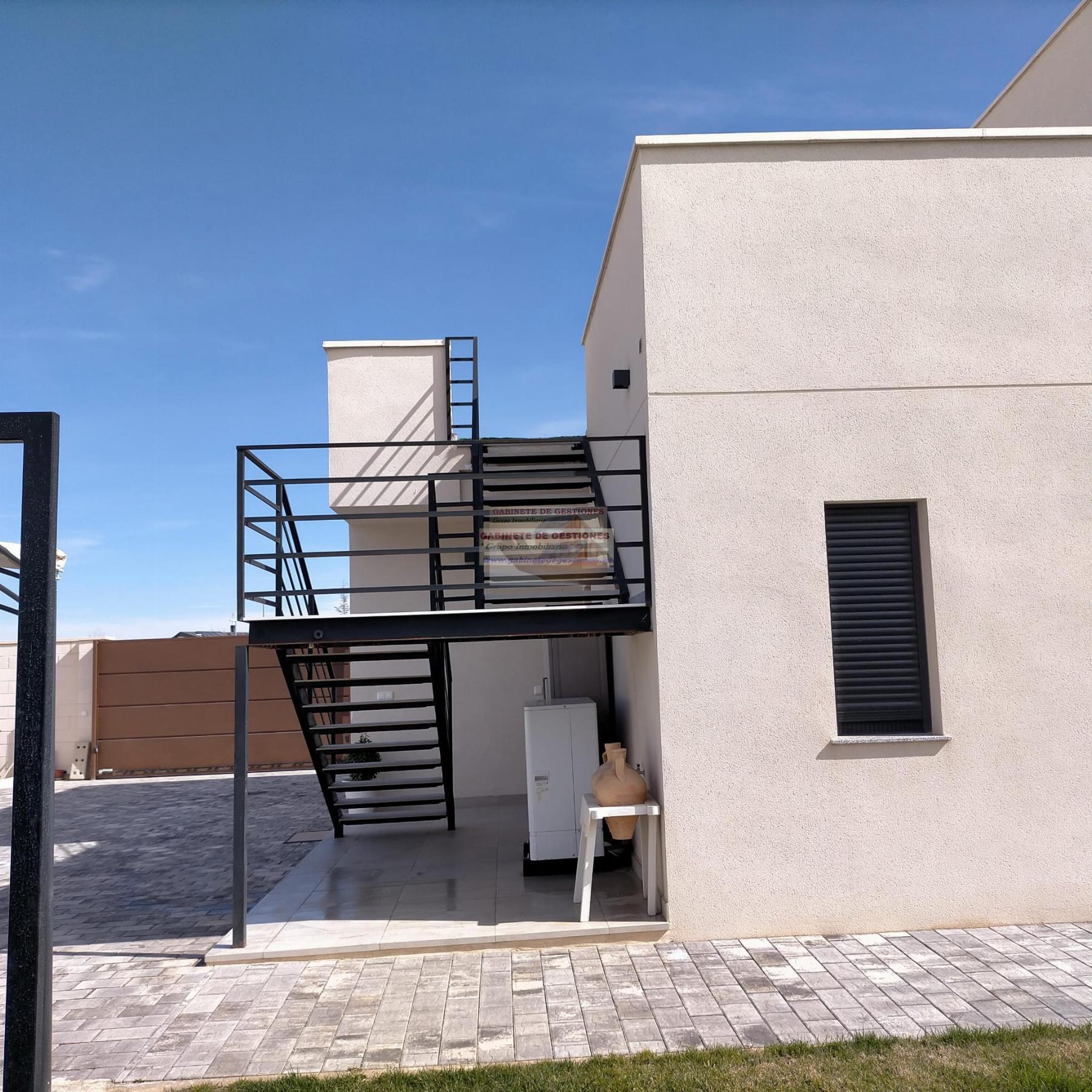 For sale of chalet in Albacete