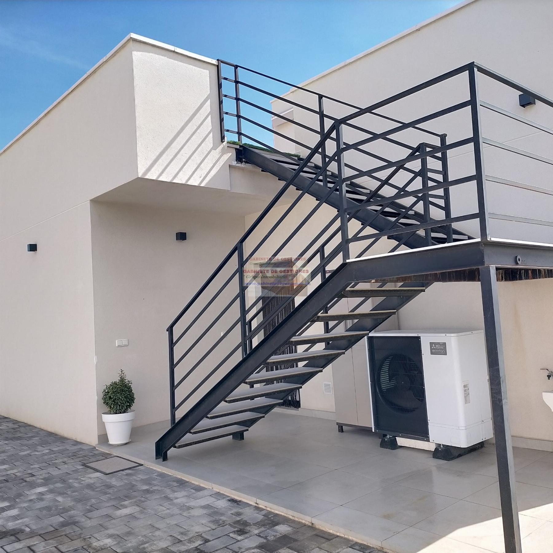 For sale of chalet in Albacete