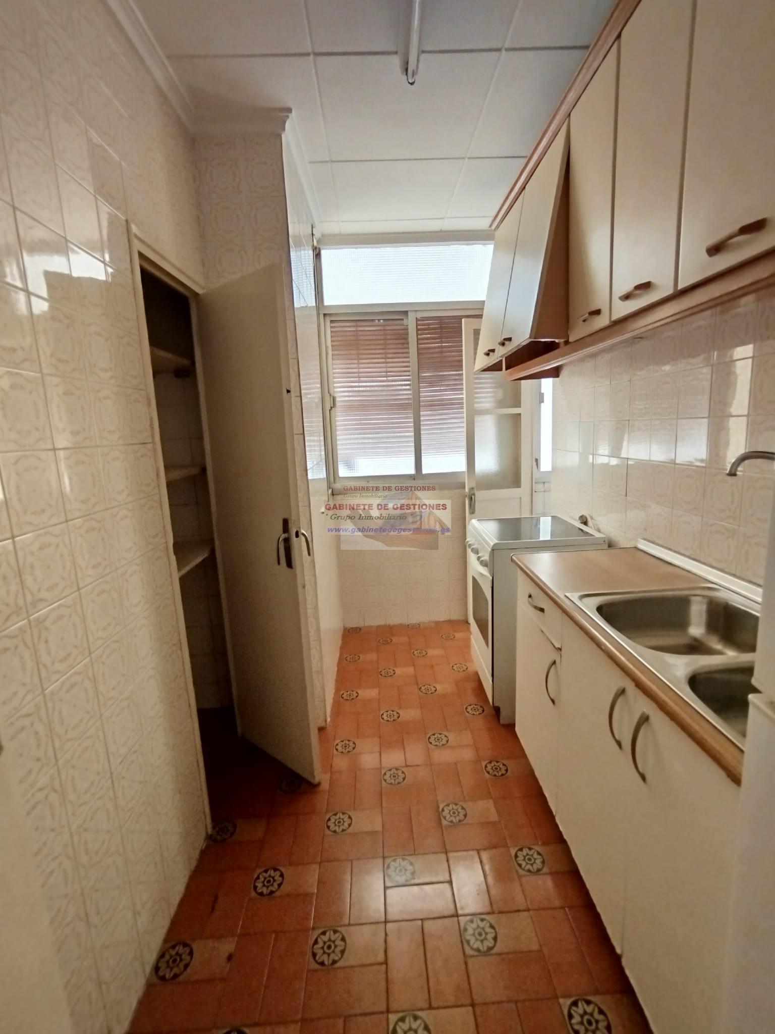 For sale of flat in Albacete