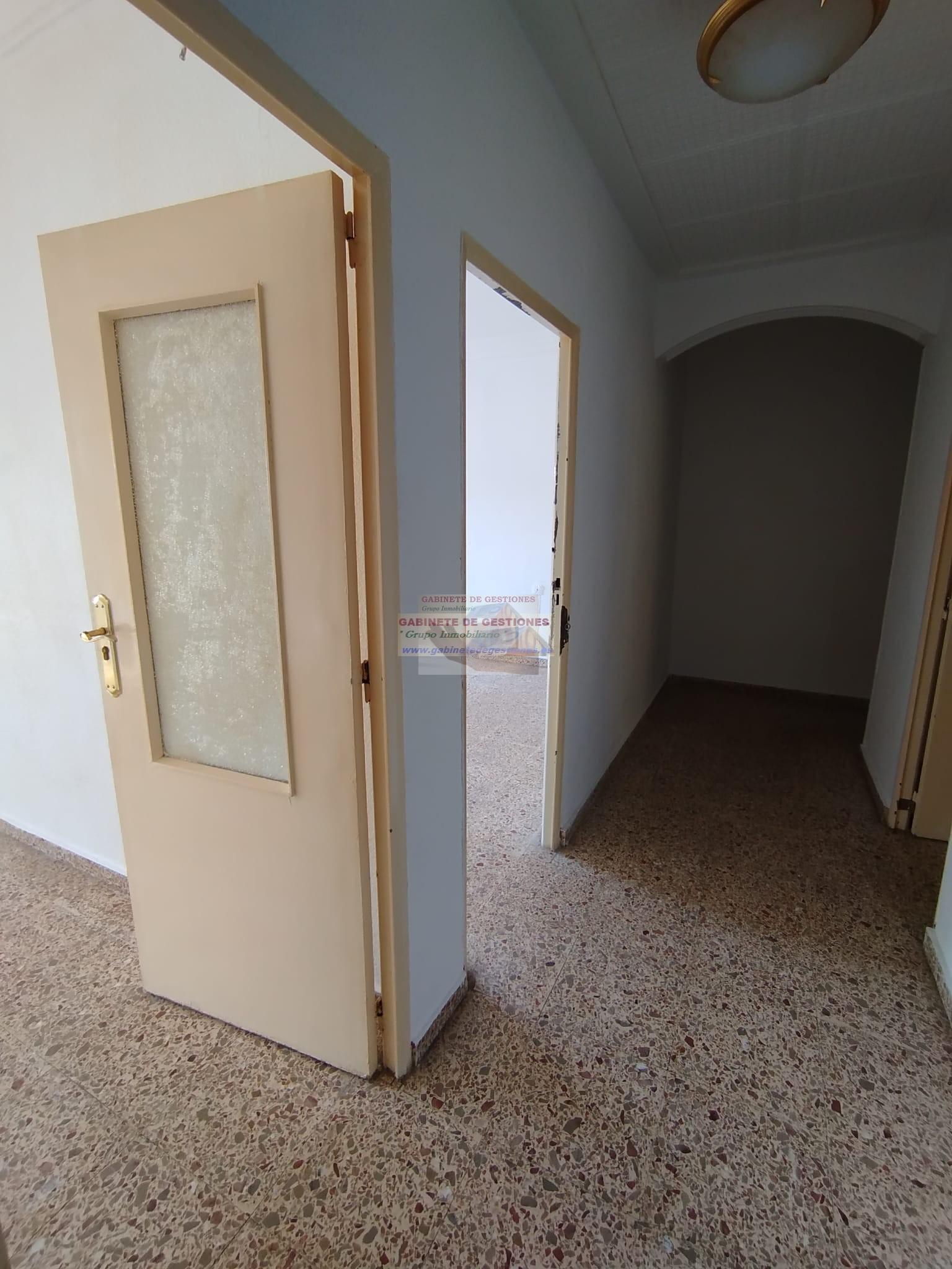 For sale of flat in Albacete