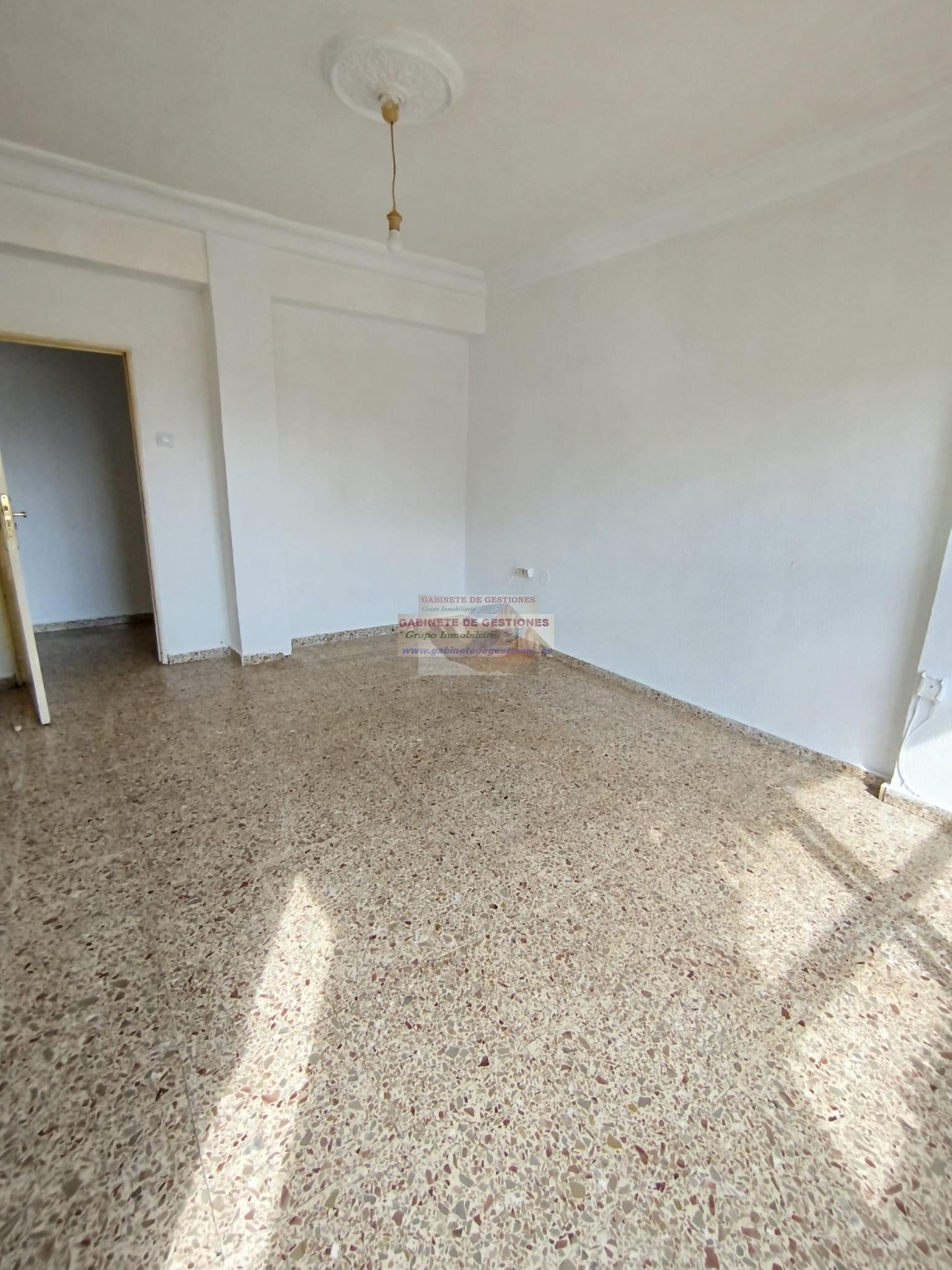 For sale of flat in Albacete