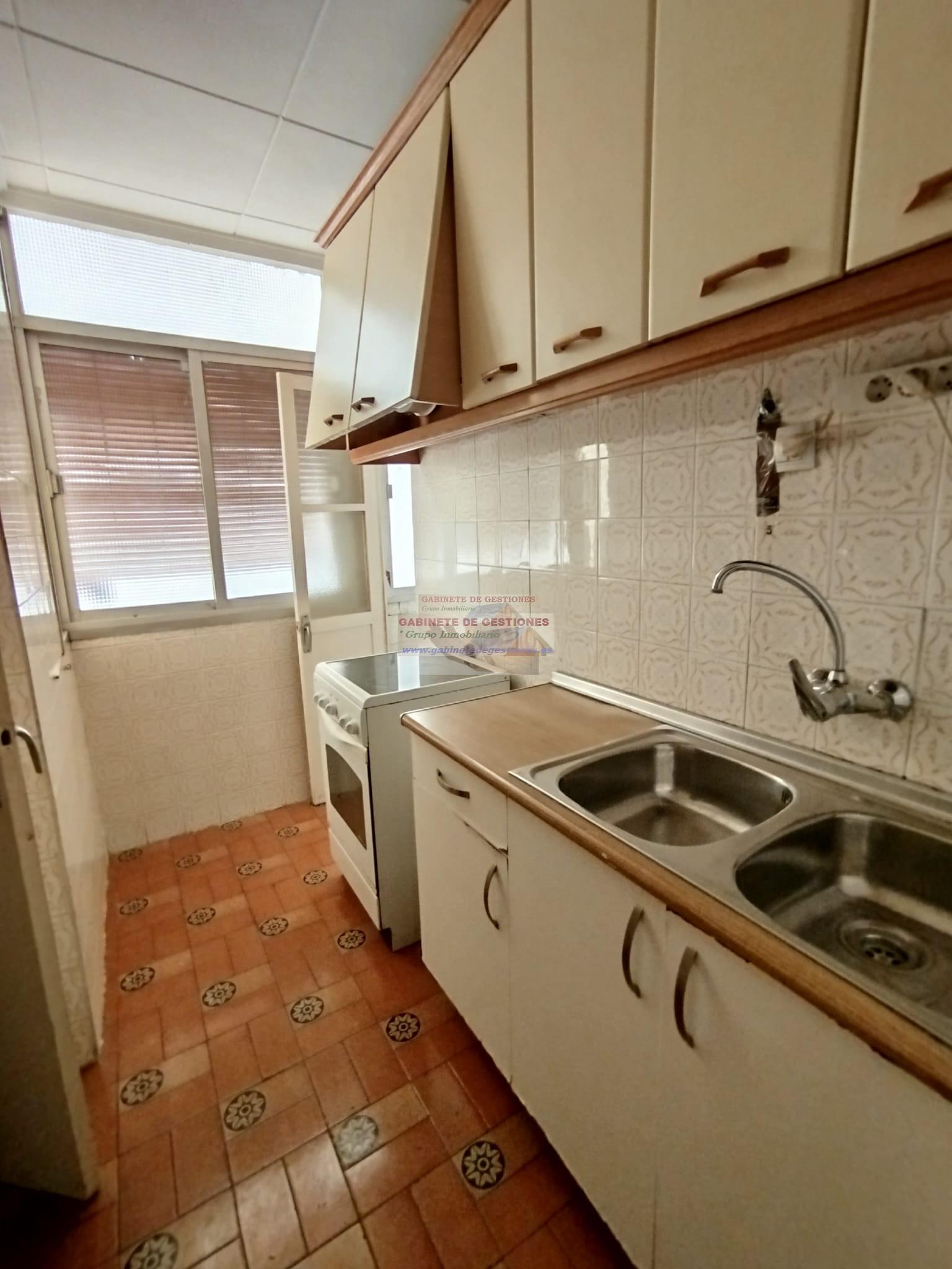 For sale of flat in Albacete