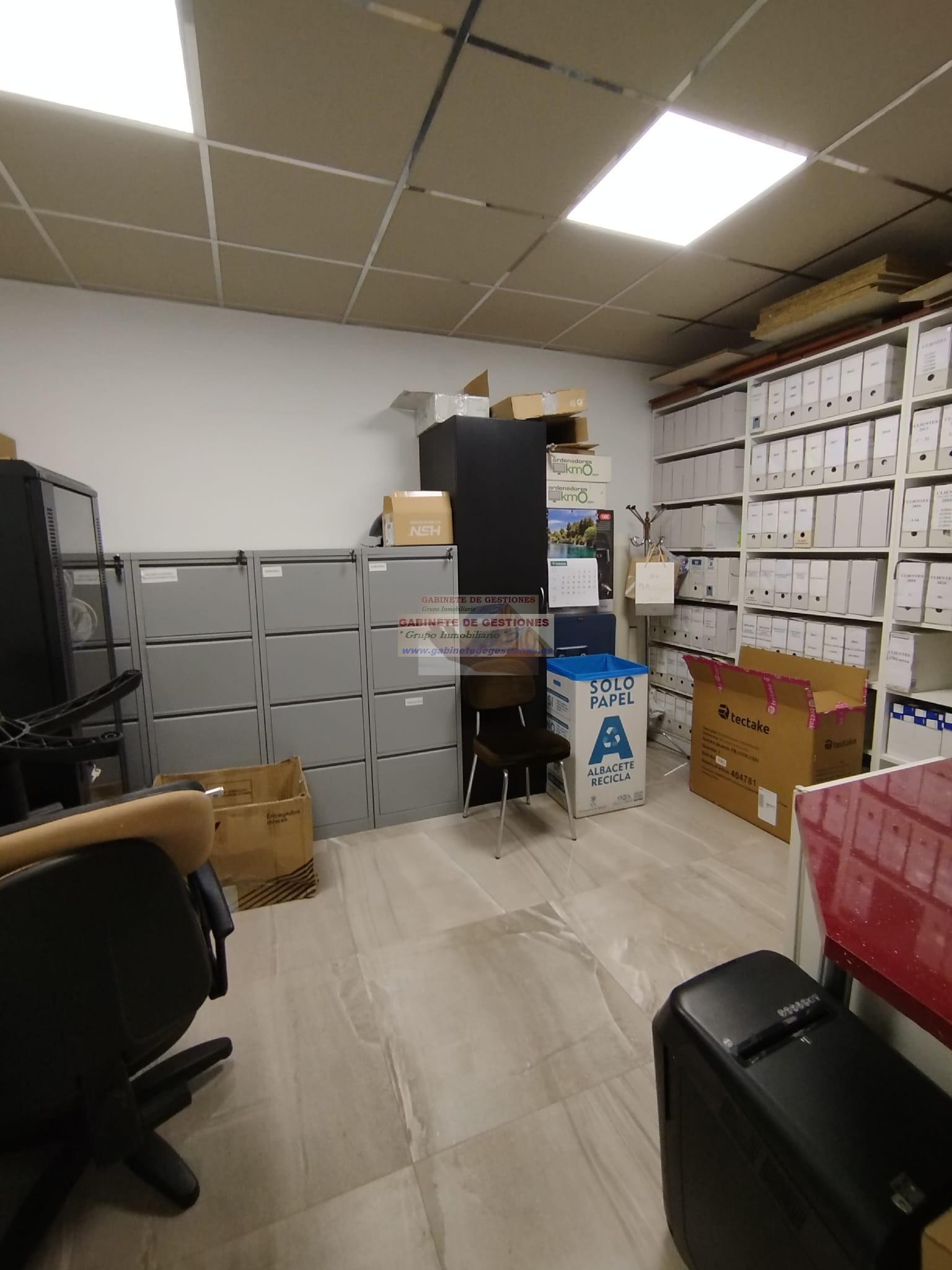 For sale of commercial in Albacete