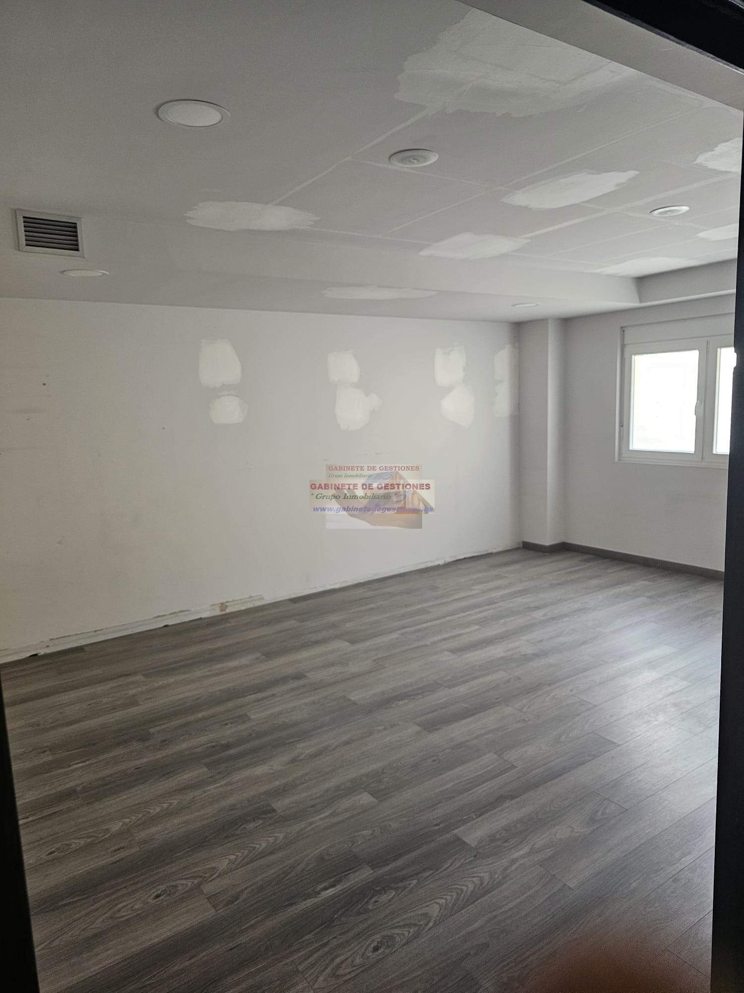 For rent of office in Albacete