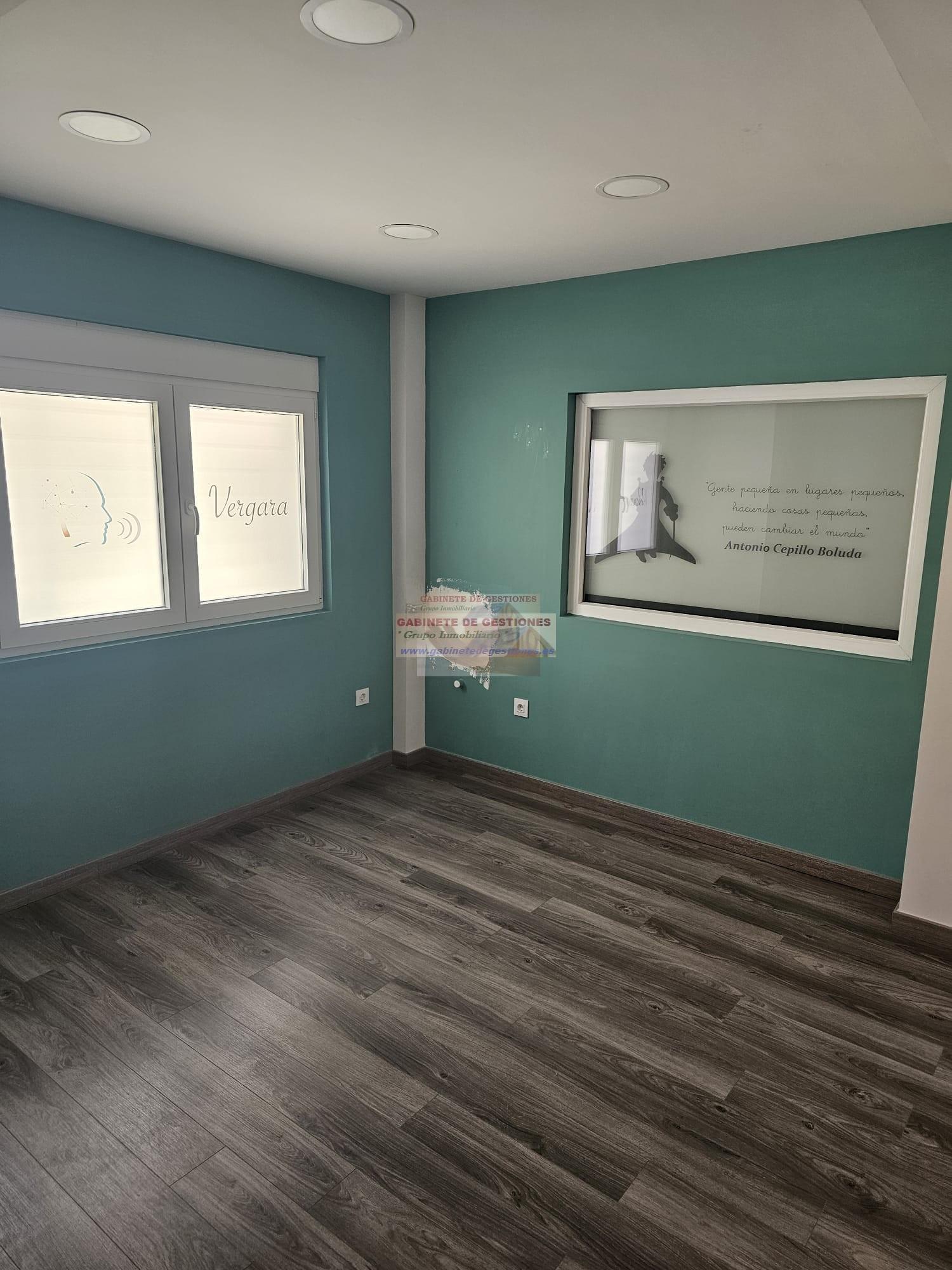 For rent of office in Albacete