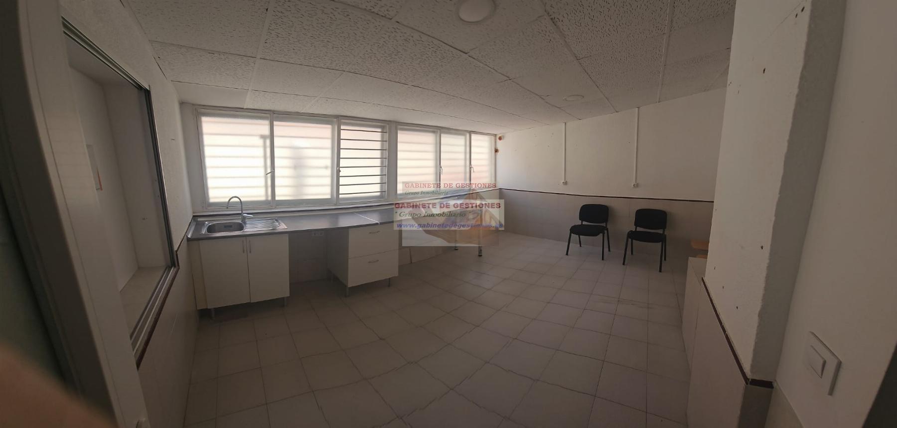 For rent of office in Albacete