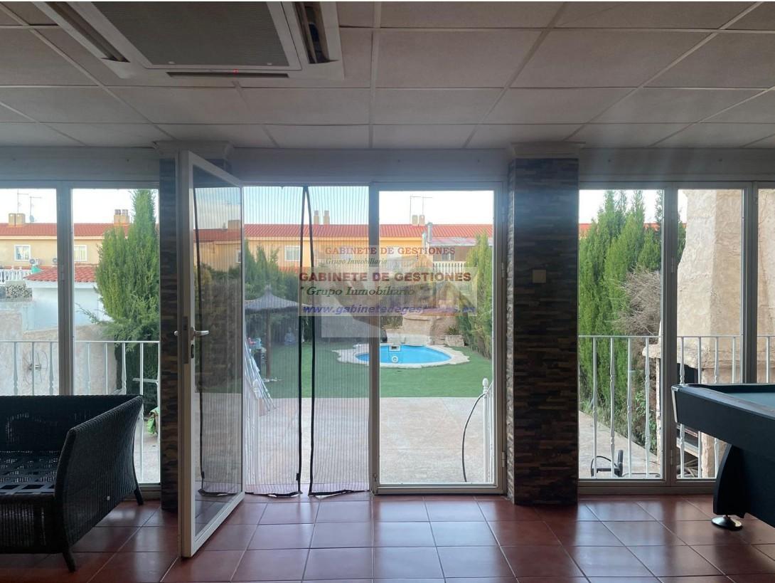 For sale of chalet in La Gineta