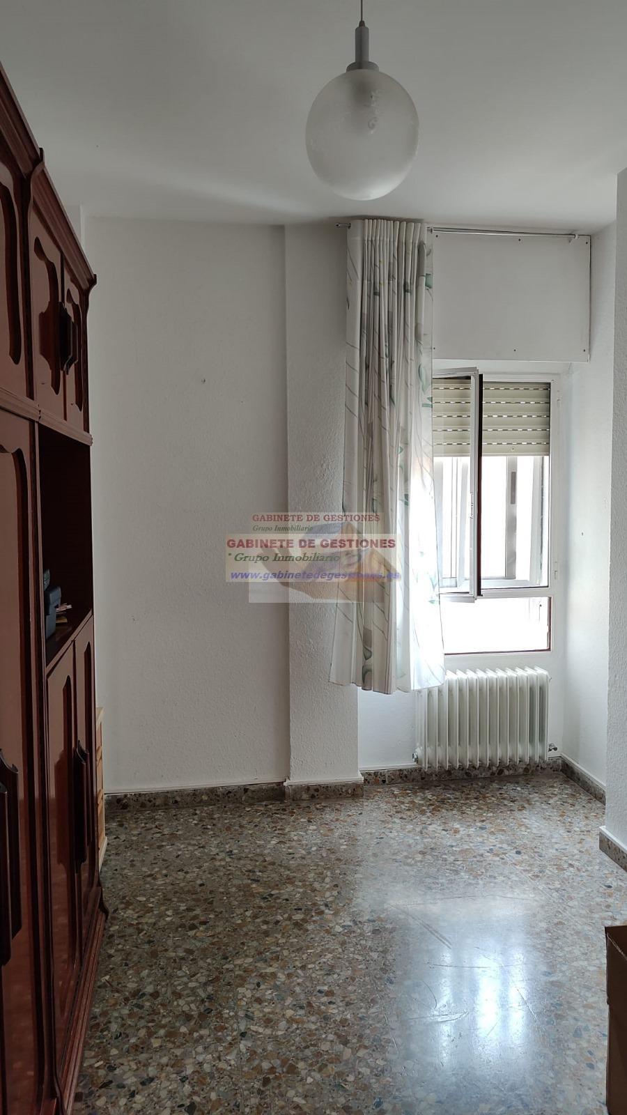 For sale of flat in Albacete