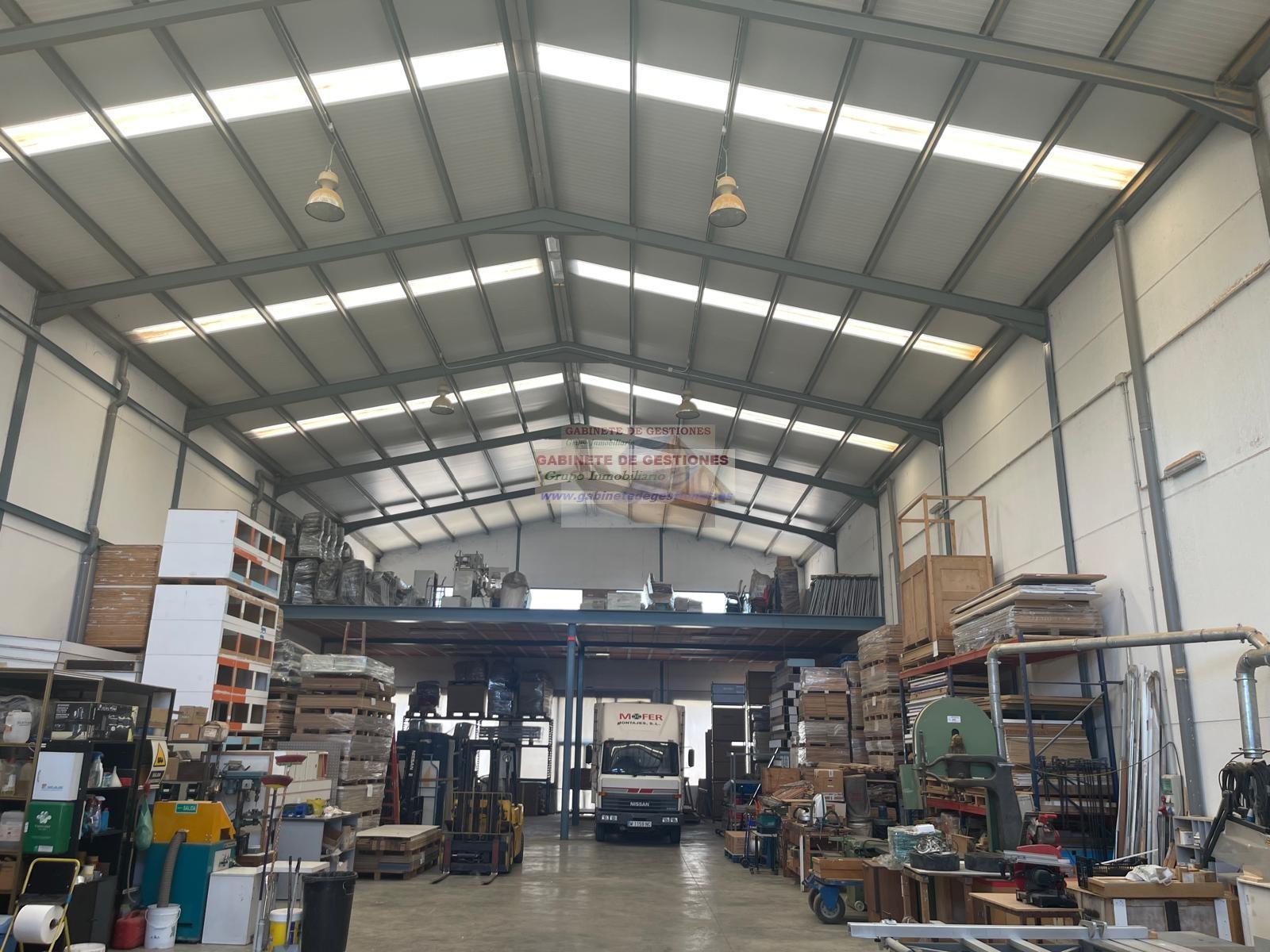 For sale of industrial plant/warehouse in La Gineta