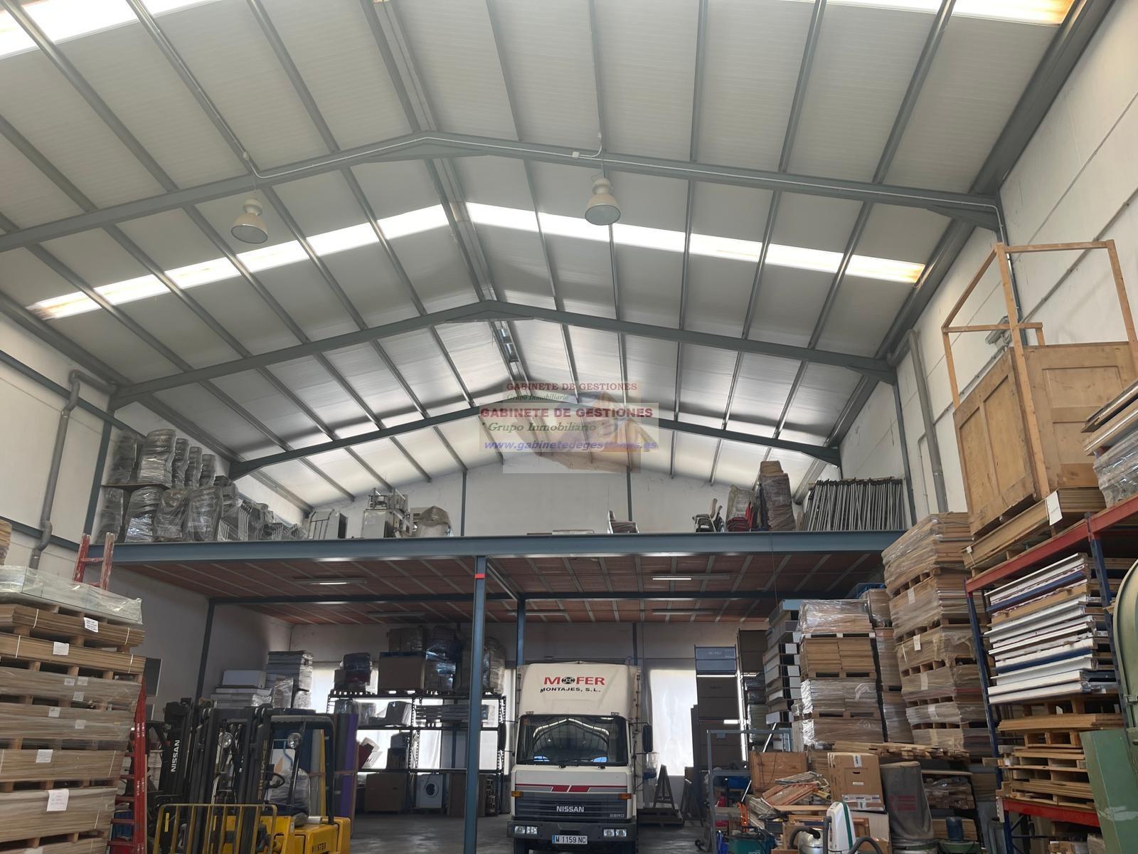 For sale of industrial plant/warehouse in La Gineta