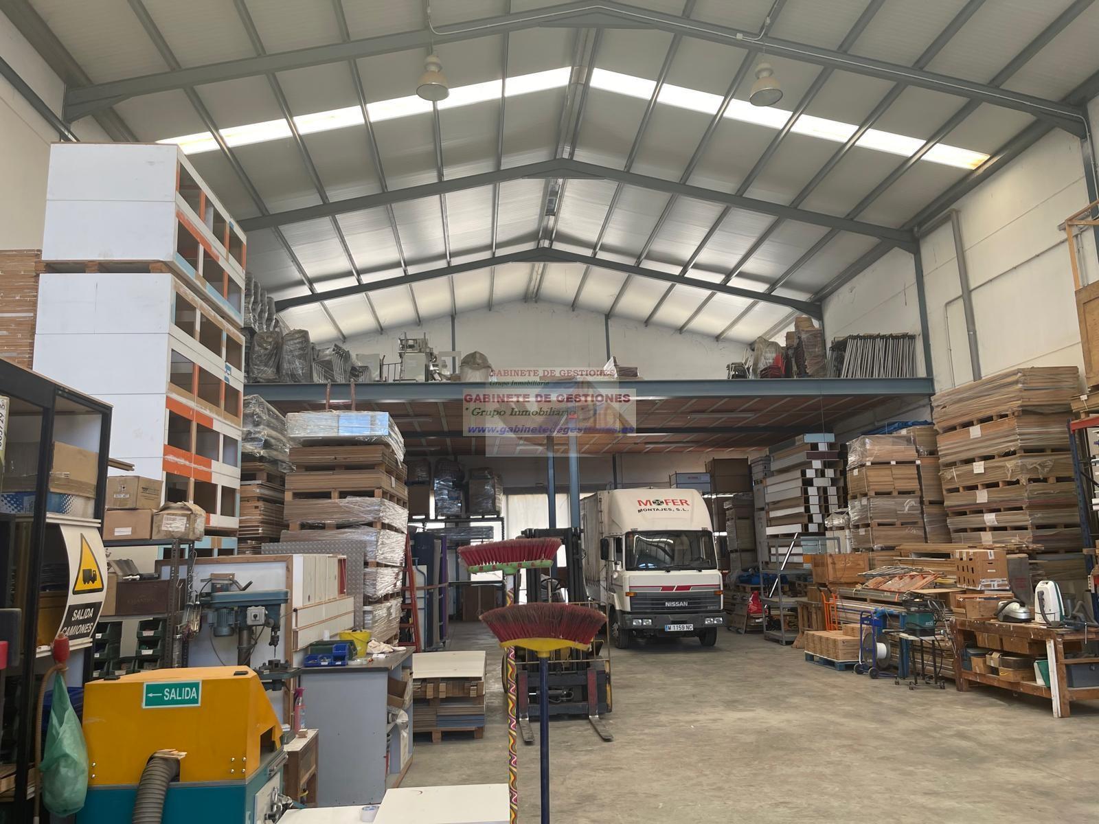 For sale of industrial plant/warehouse in La Gineta