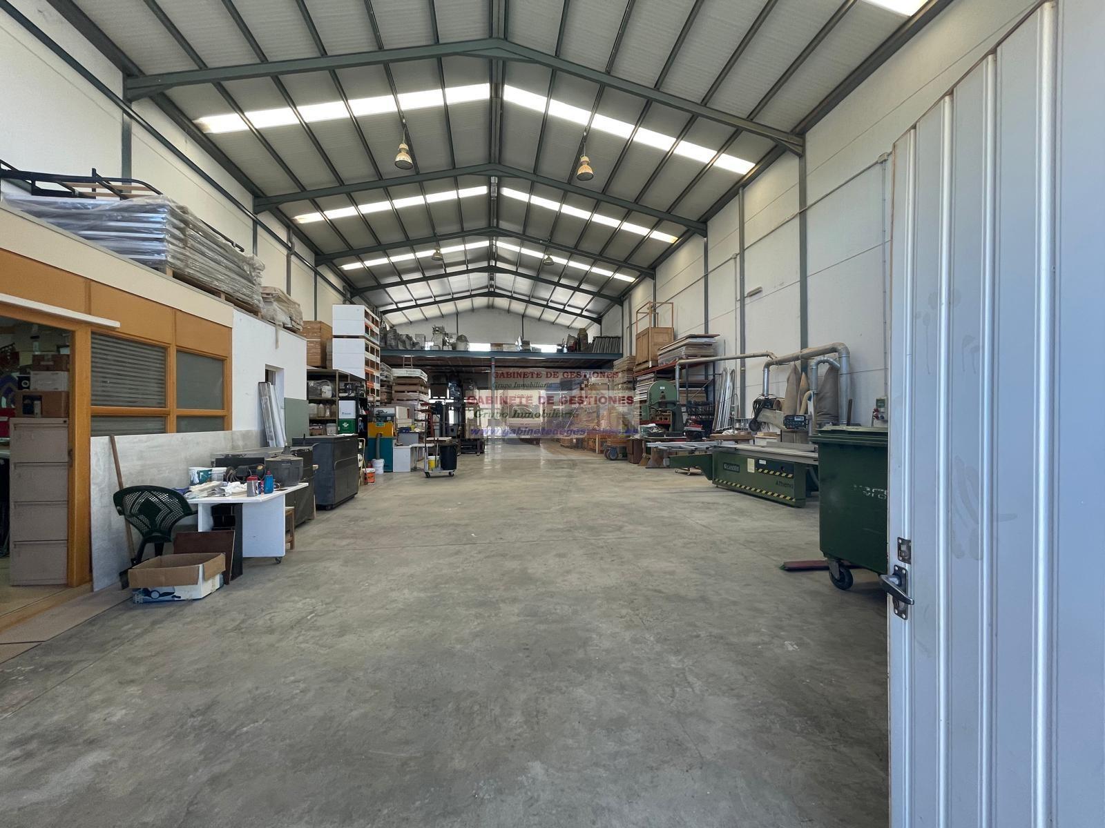 For sale of industrial plant/warehouse in La Gineta