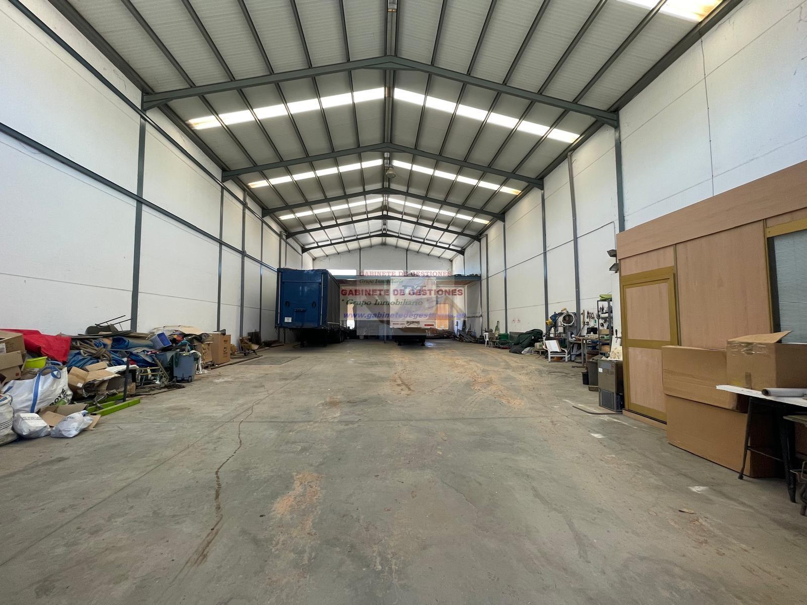 For sale of industrial plant/warehouse in La Gineta