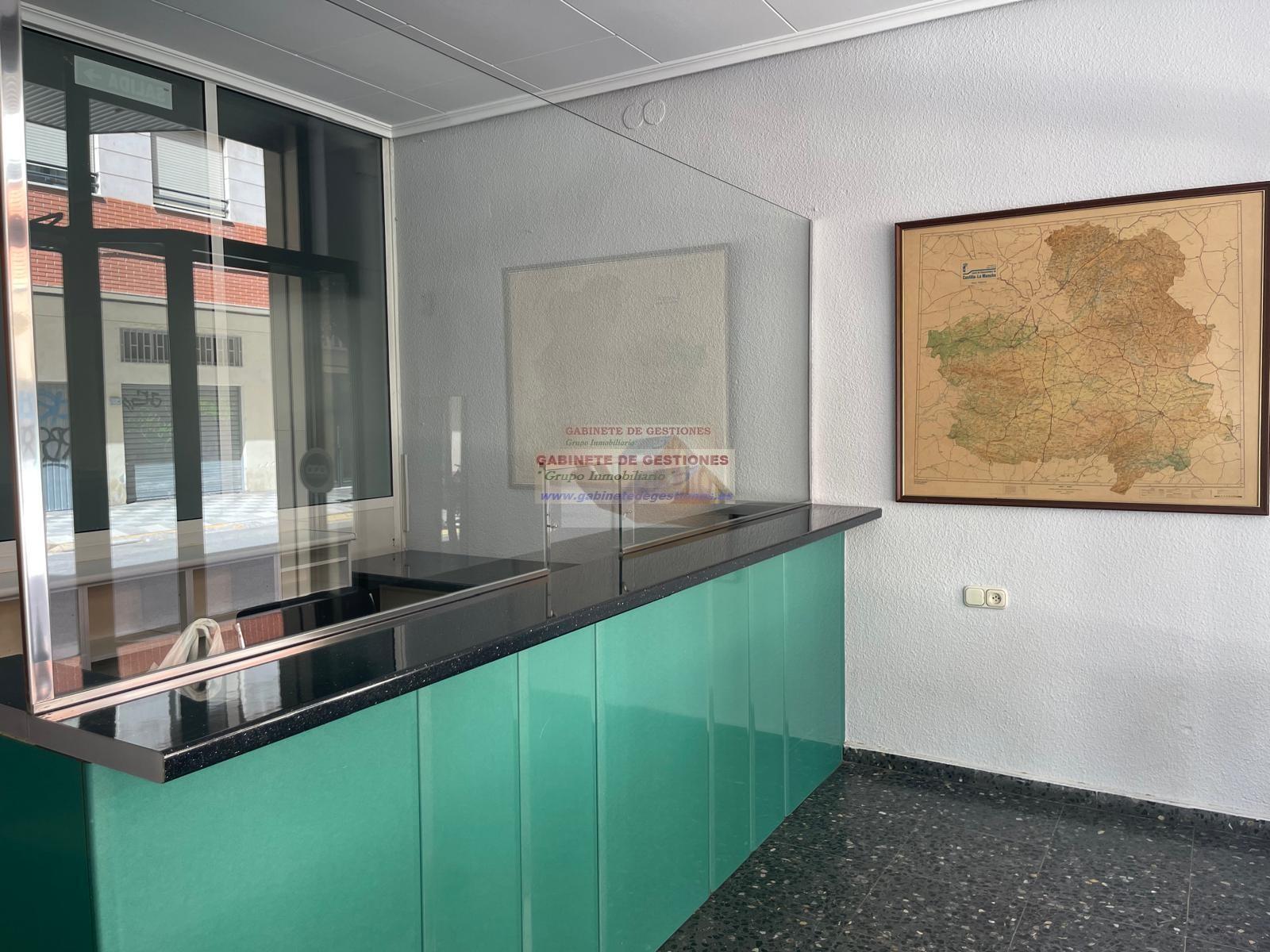 For rent of commercial in Albacete