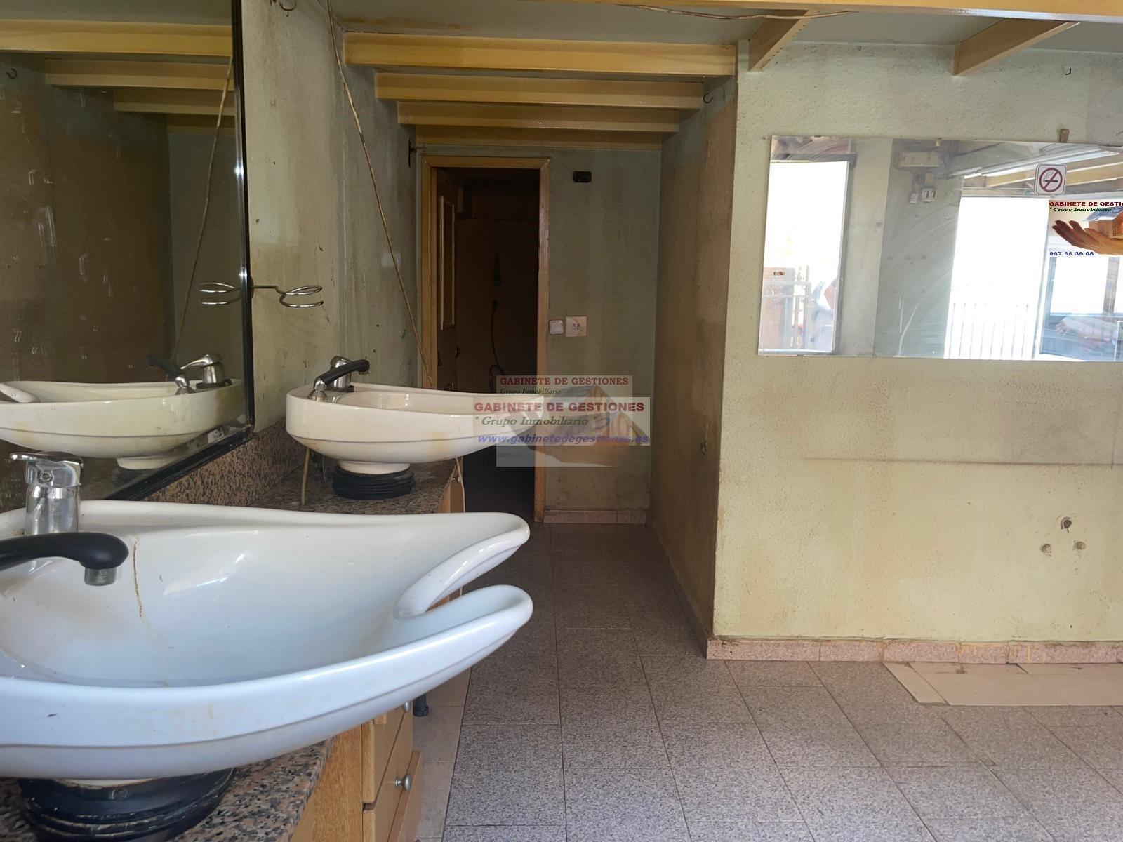 For rent of commercial in Albacete