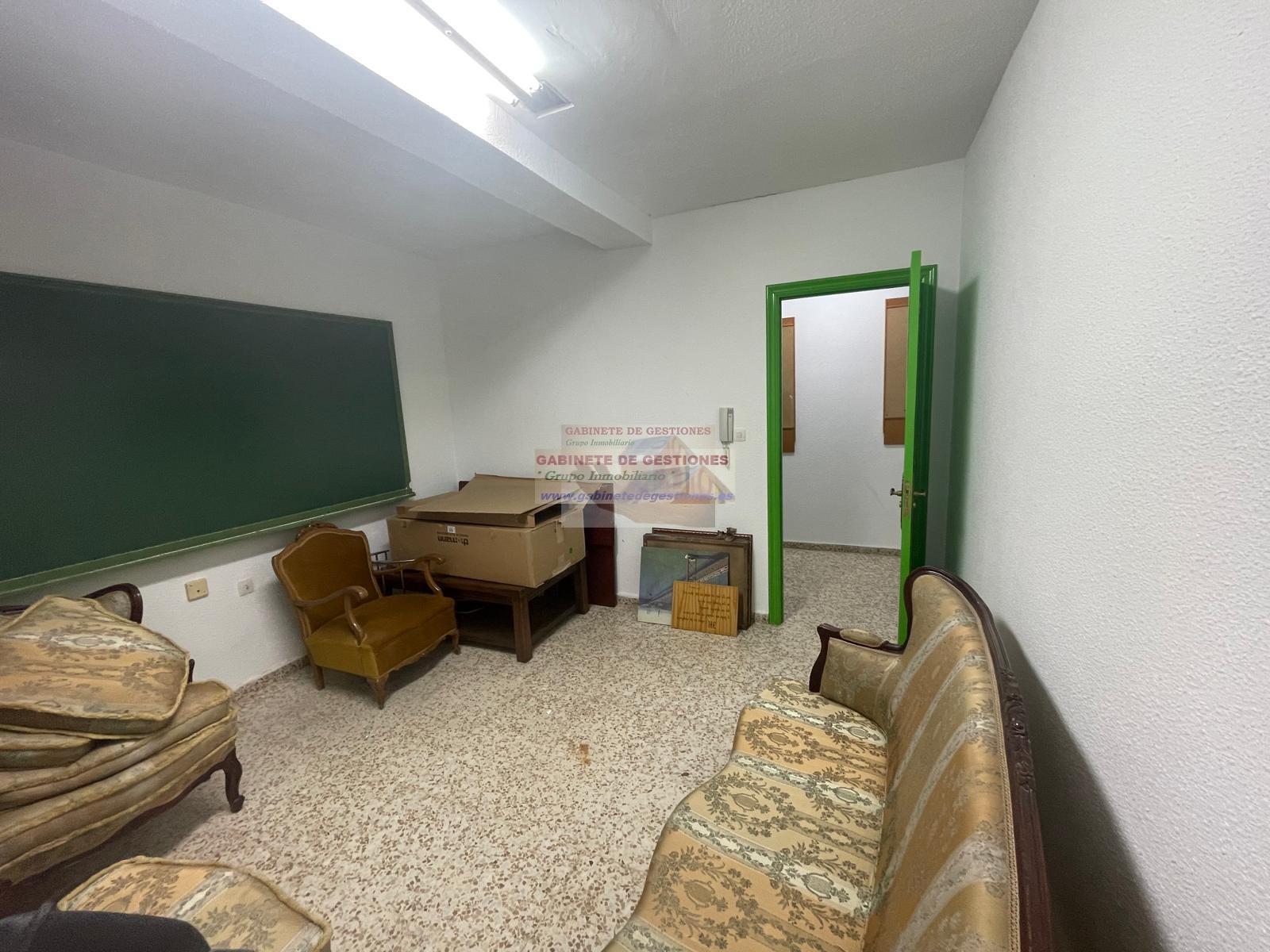 For rent of office in Albacete