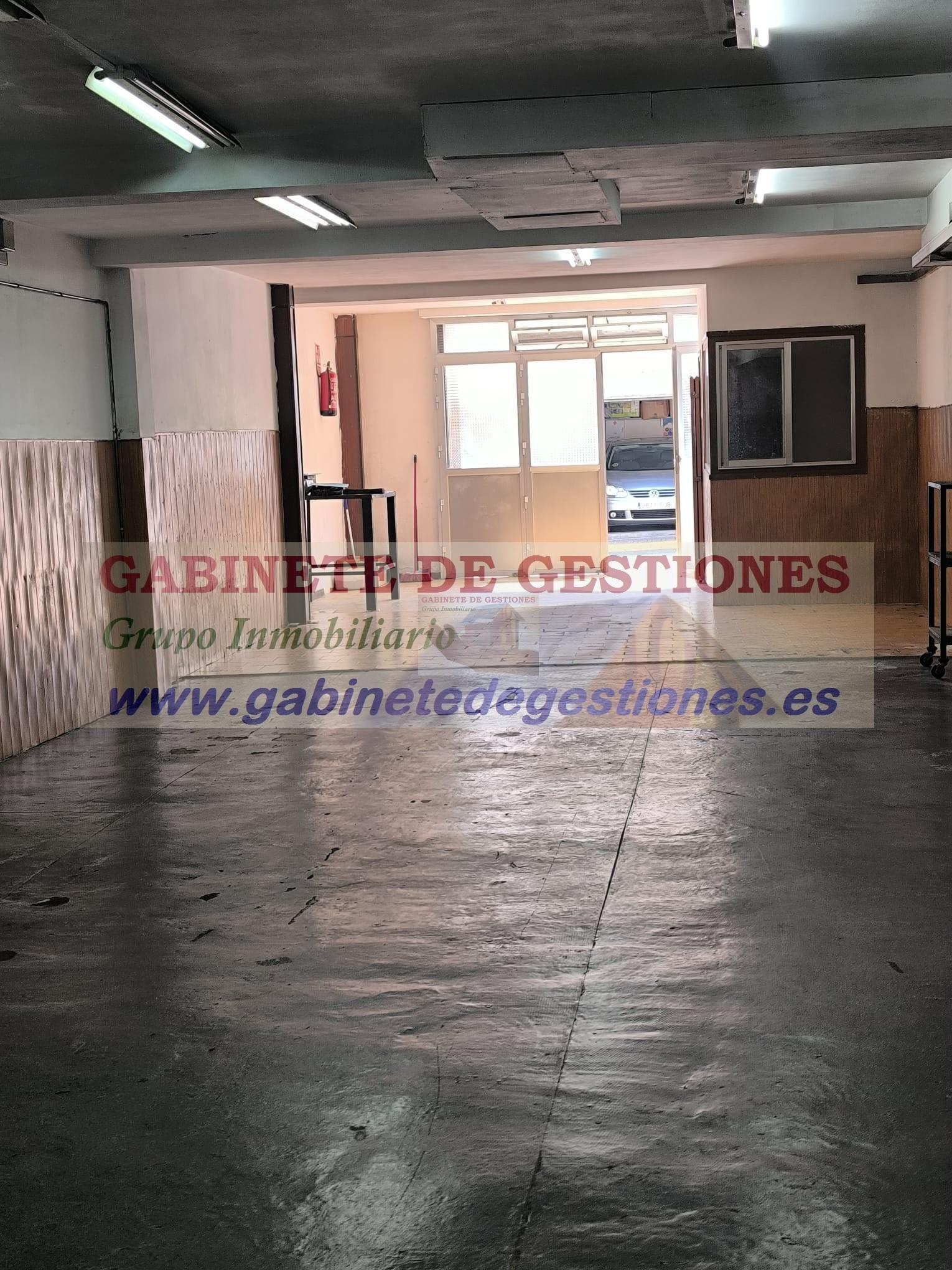 Venta de local comercial en Santa Coloma de Gramanet