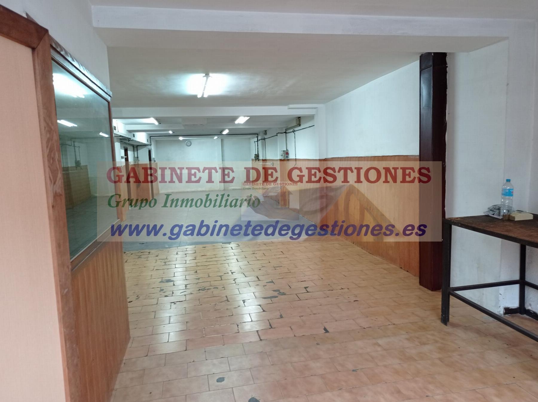 Venta de local comercial en Santa Coloma de Gramanet