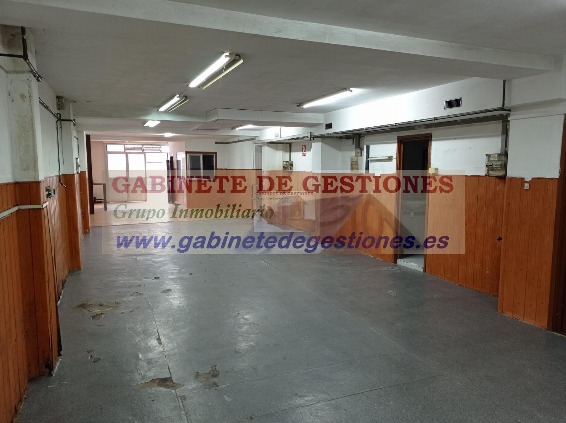 Venta de local comercial en Santa Coloma de Gramanet