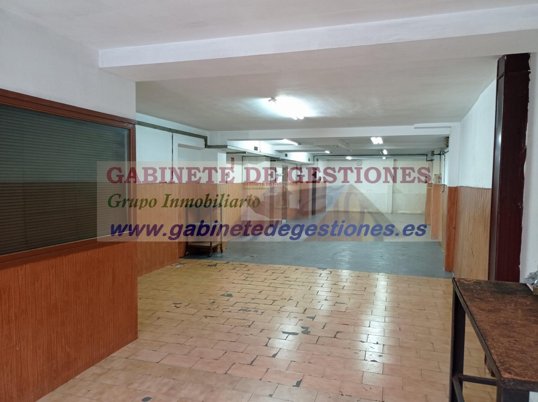 Venta de local comercial en Santa Coloma de Gramanet