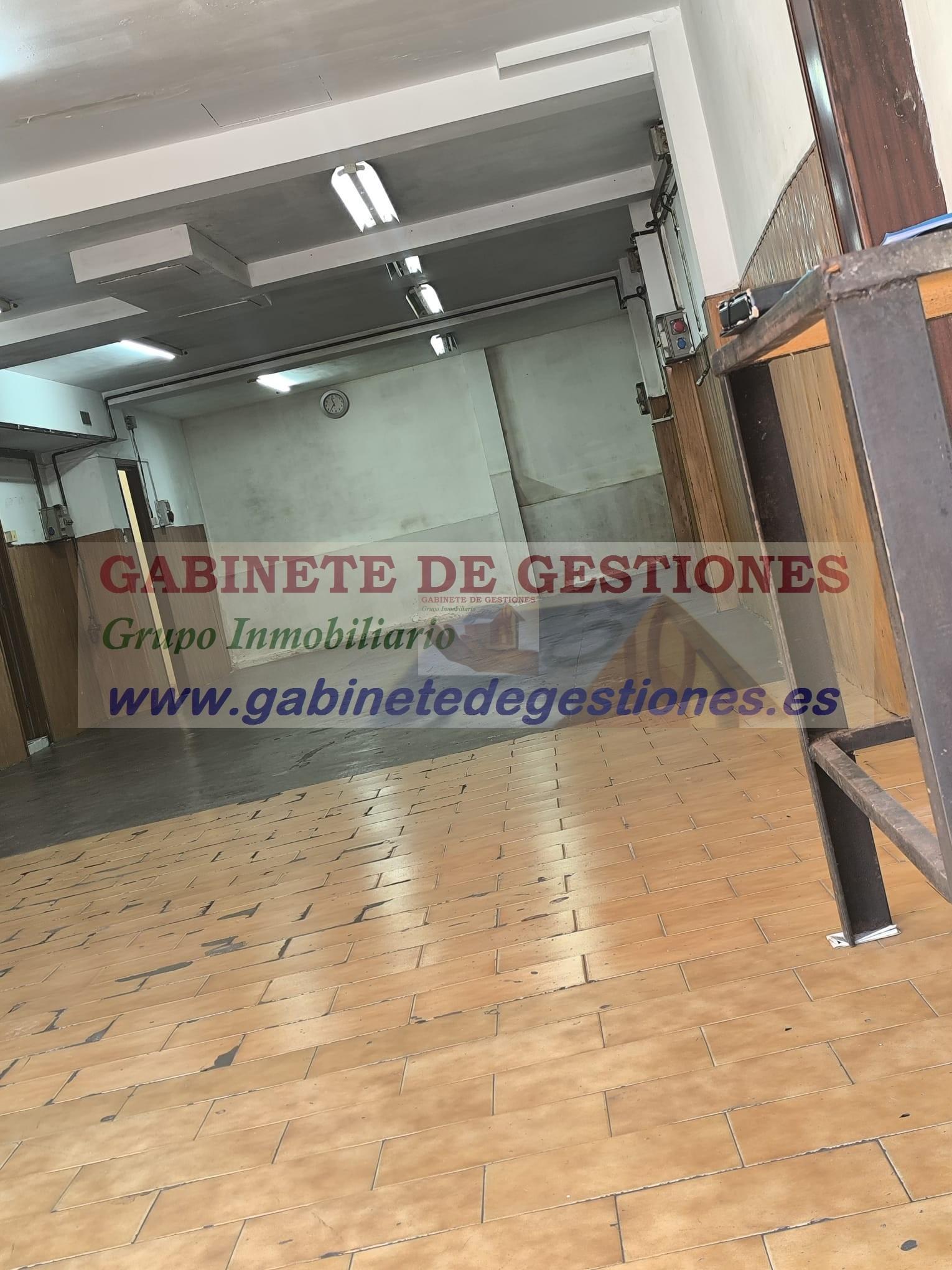 Venta de local comercial en Santa Coloma de Gramanet
