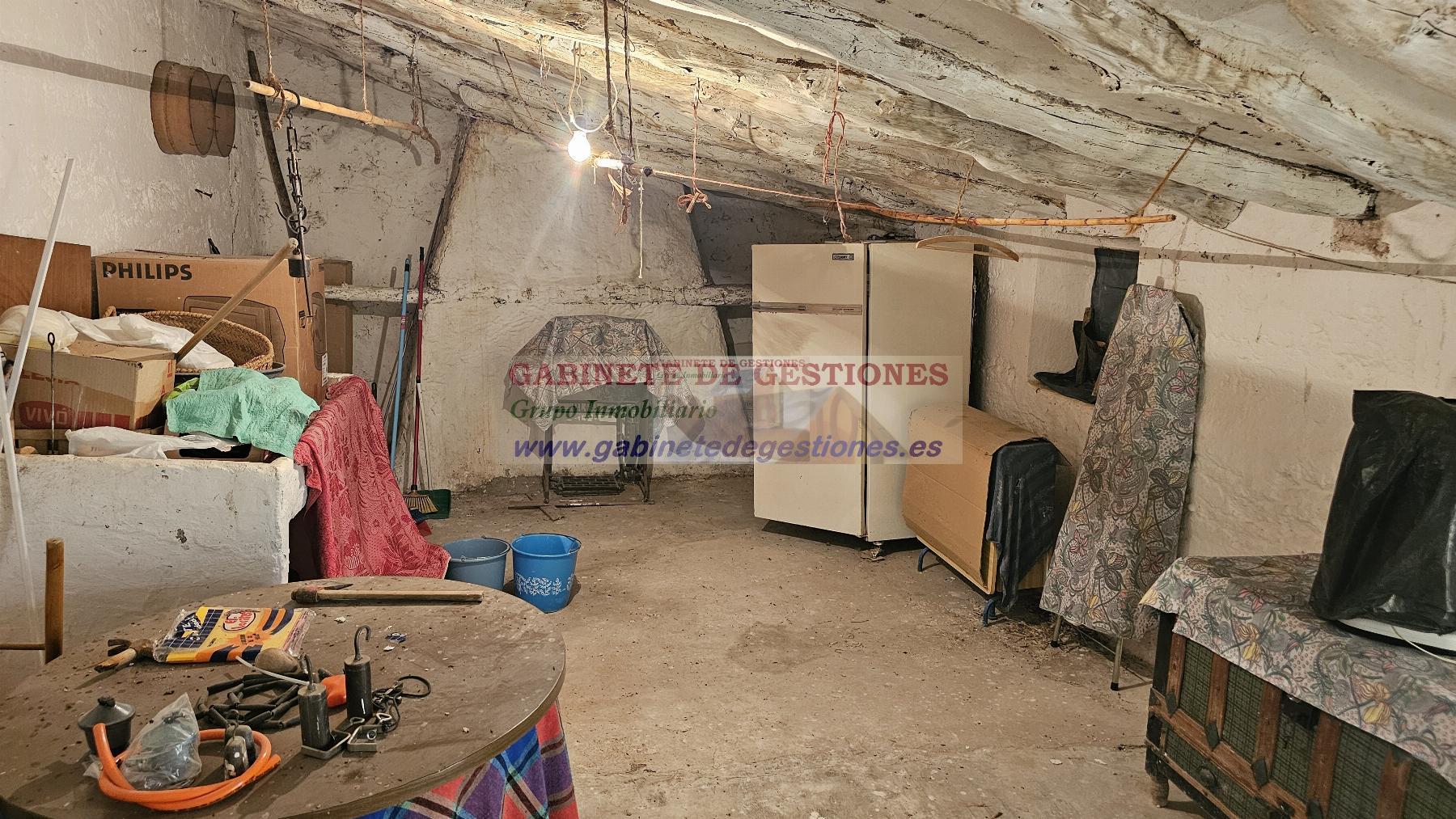 For sale of house in Pozohondo