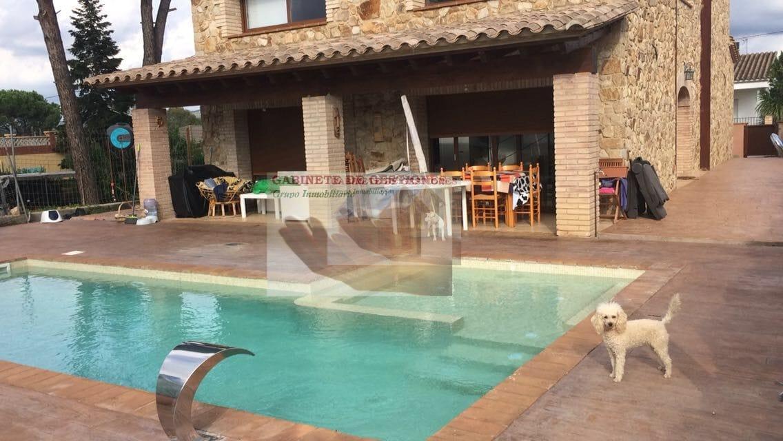 For sale of house in Llagostera