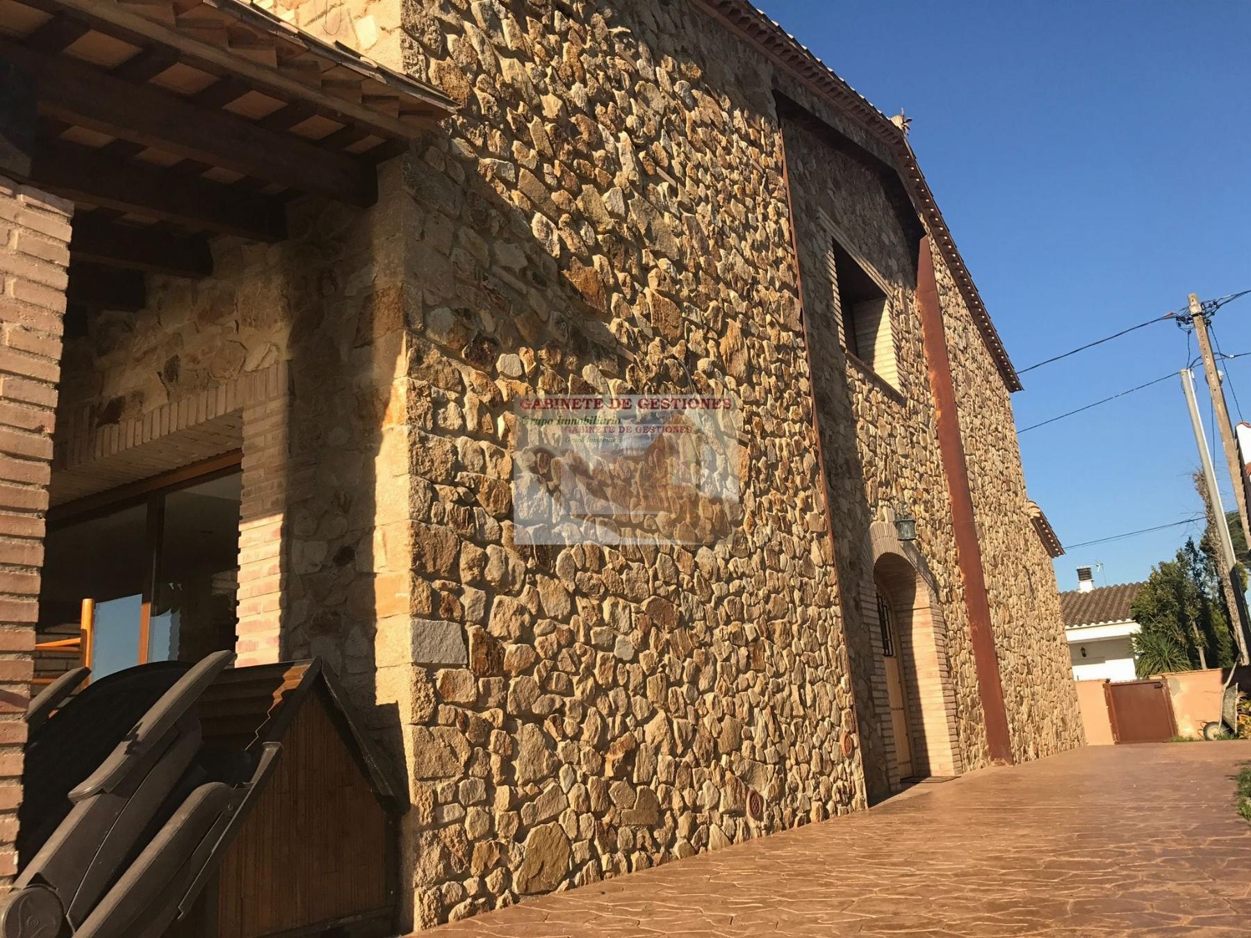 For sale of house in Llagostera