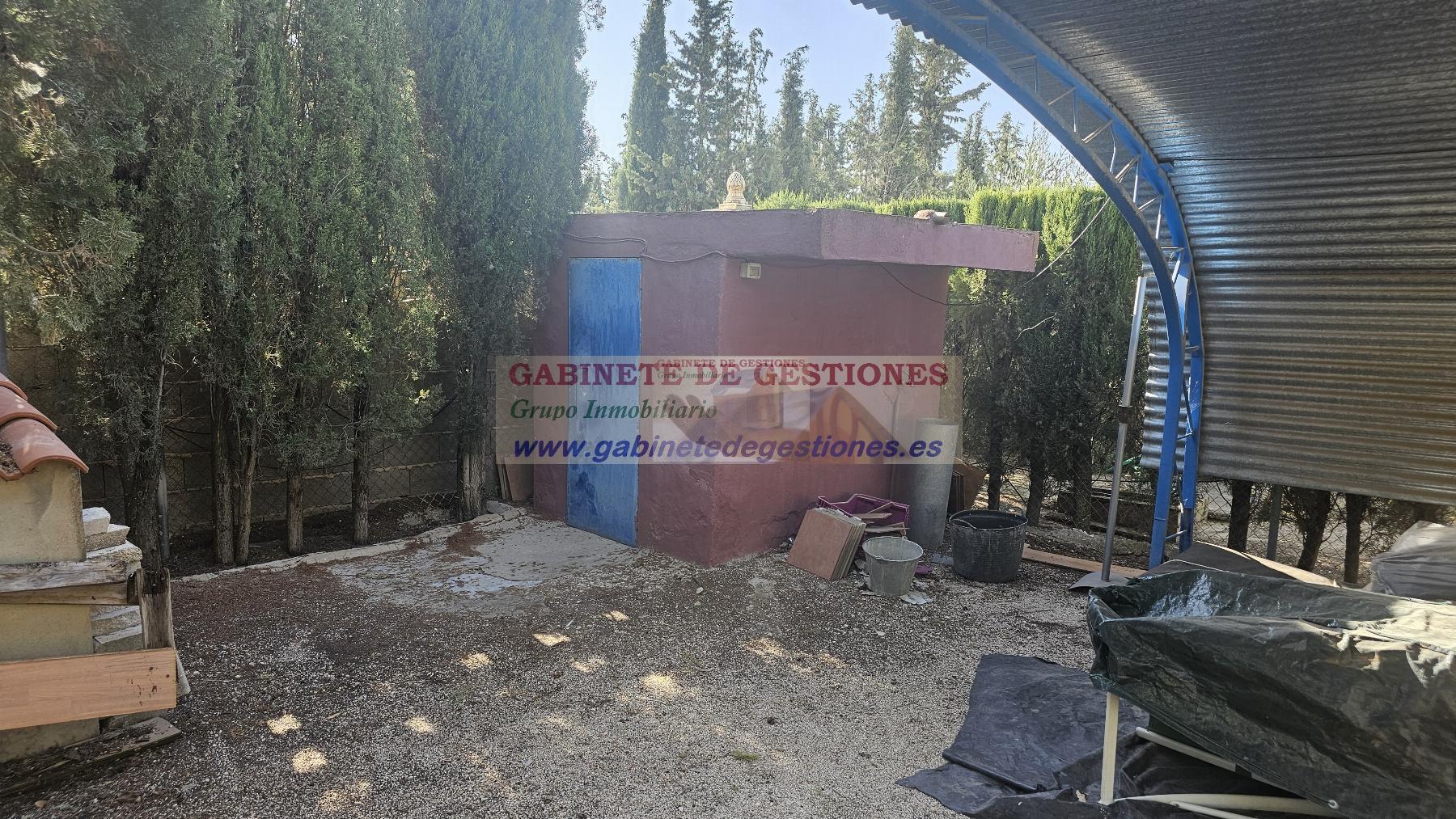 For sale of chalet in Albacete