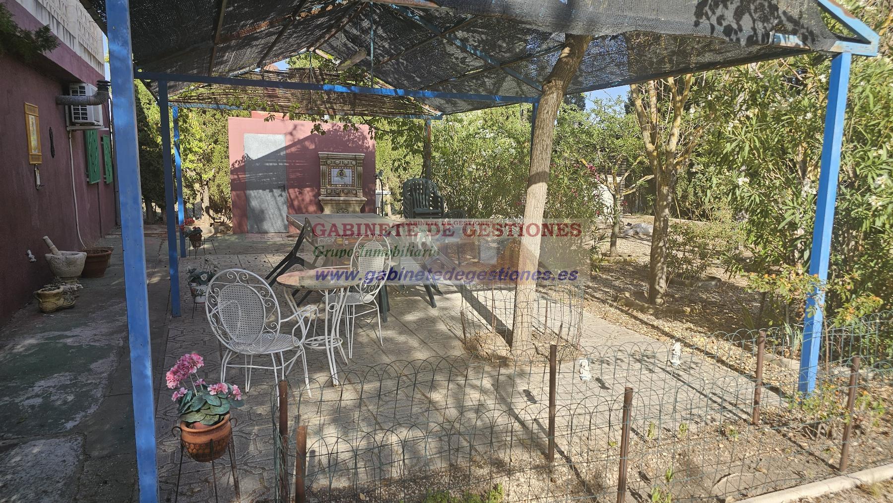 For sale of chalet in Albacete