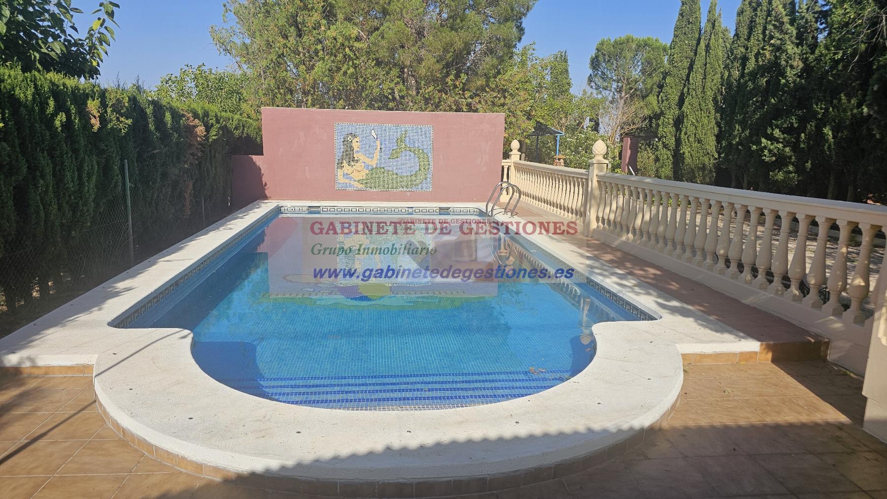 For sale of chalet in Albacete