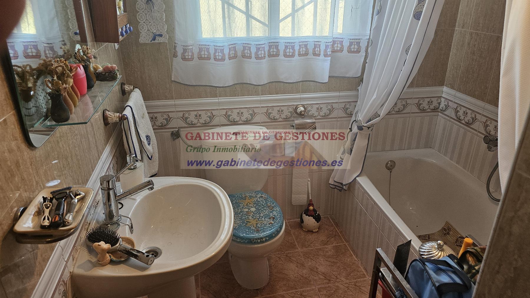 For sale of chalet in Albacete