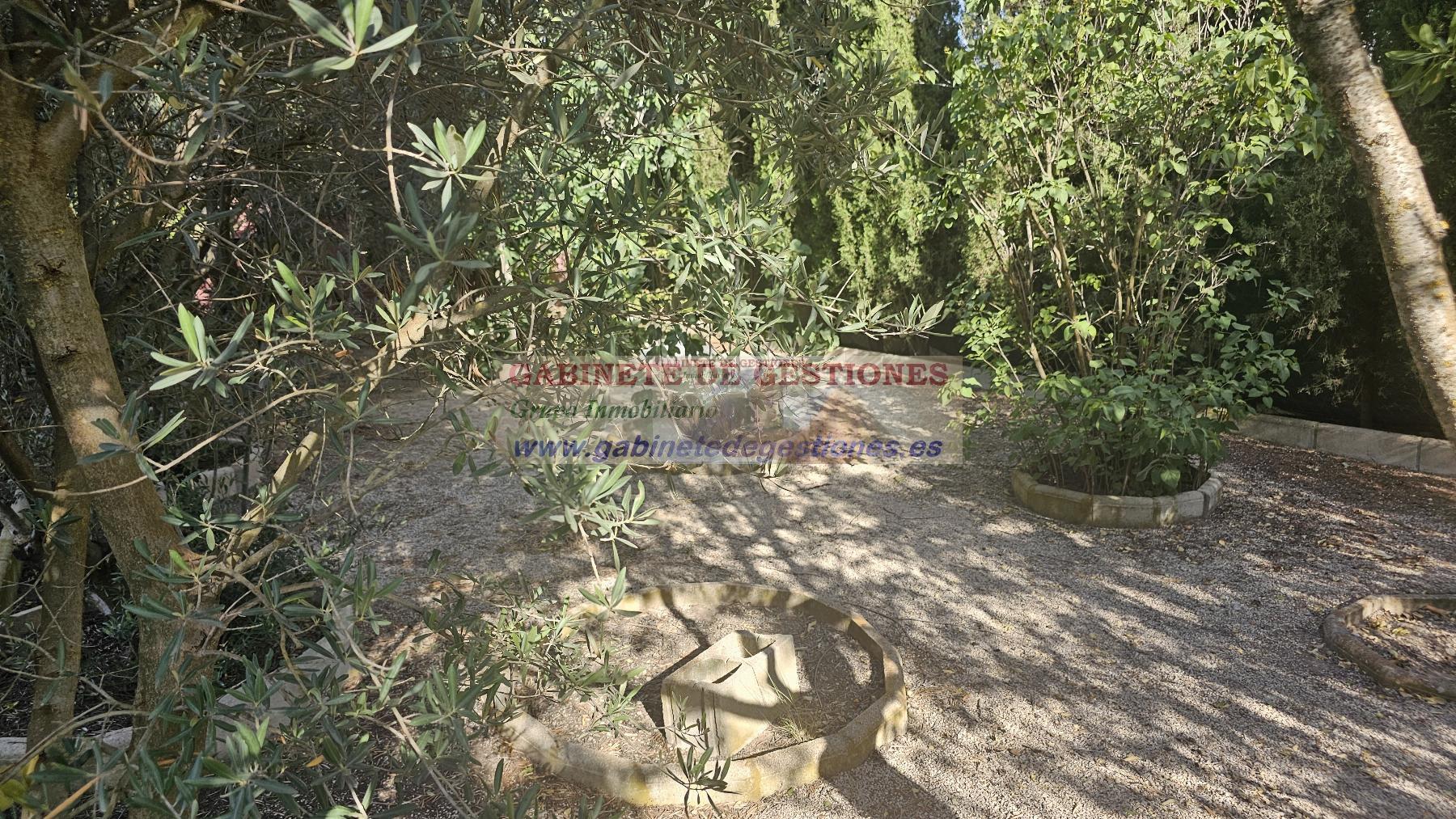 For sale of chalet in Albacete