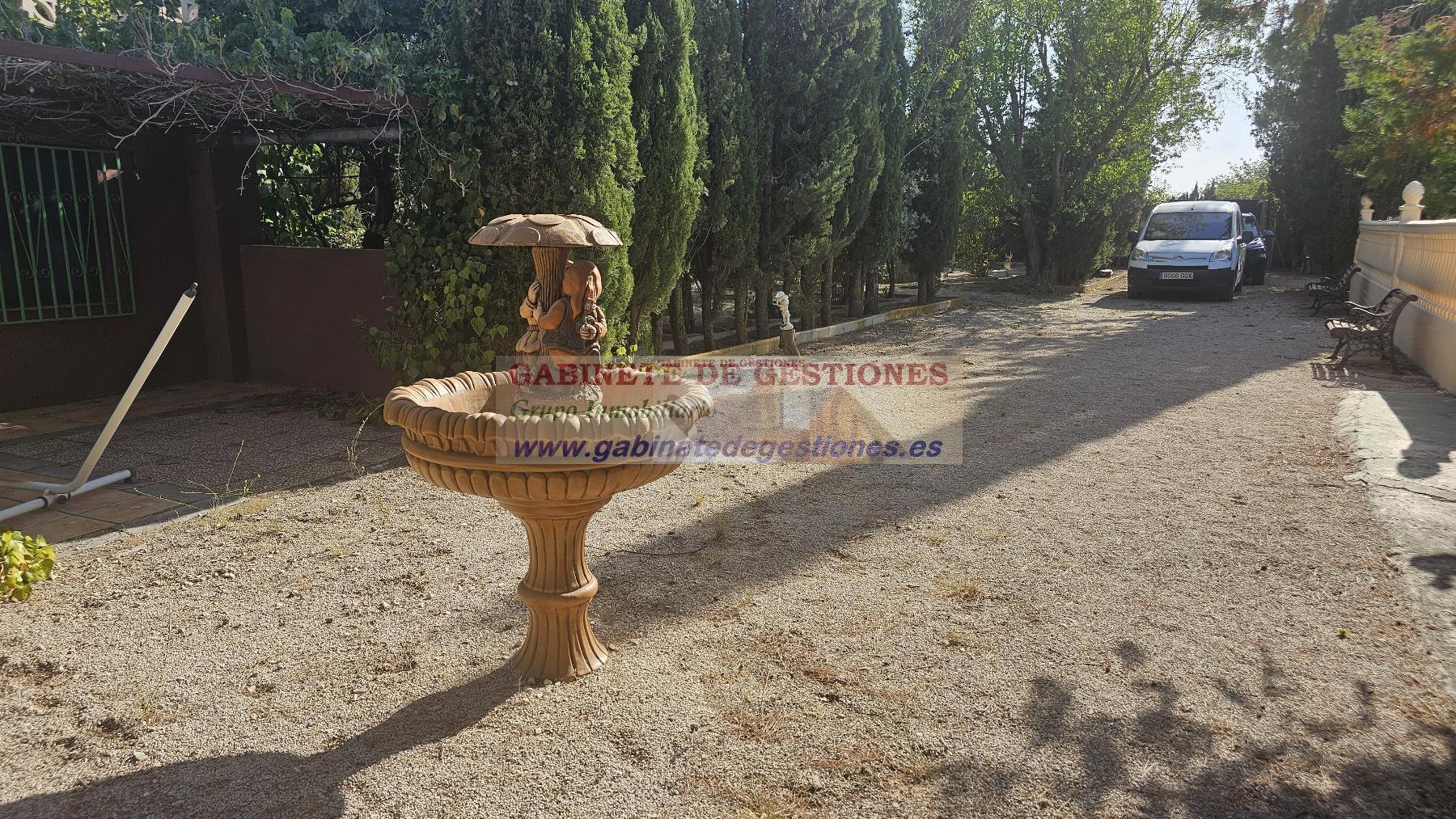 For sale of chalet in Albacete