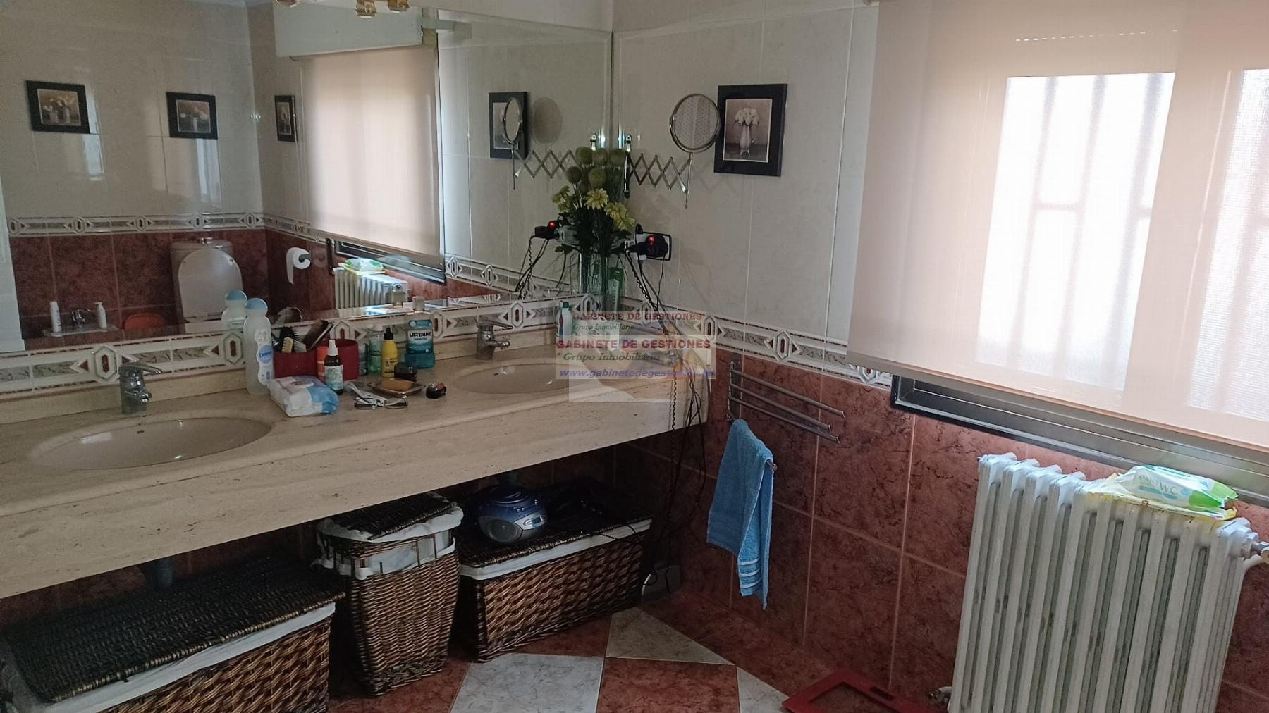 For sale of flat in Albacete