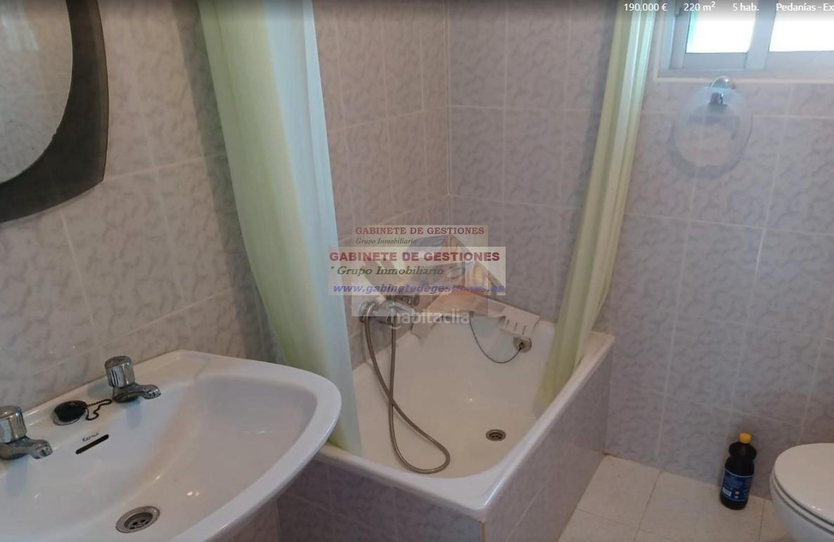 For sale of chalet in Albacete