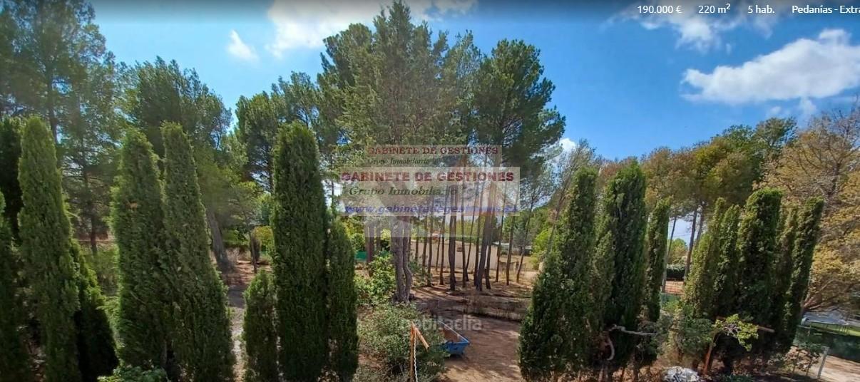 For sale of chalet in Albacete