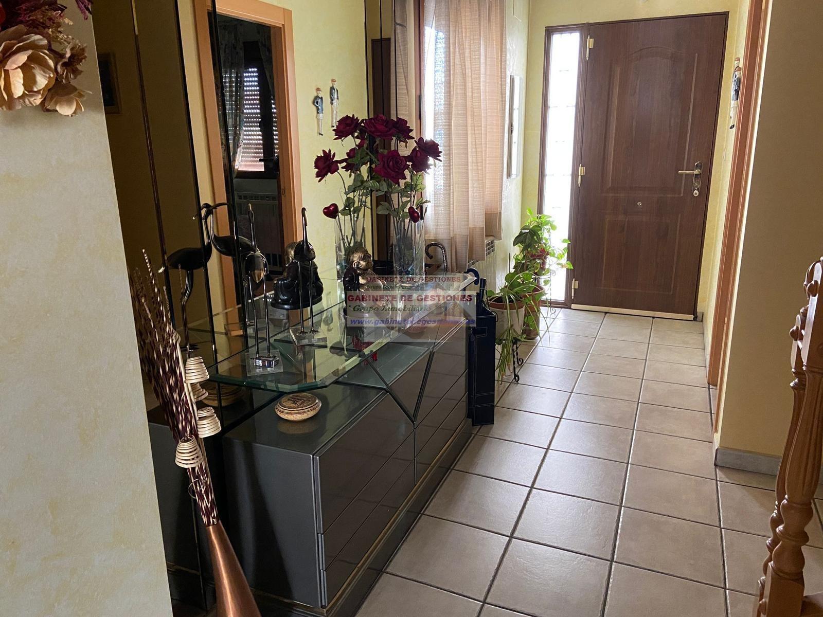 For sale of chalet in Albacete