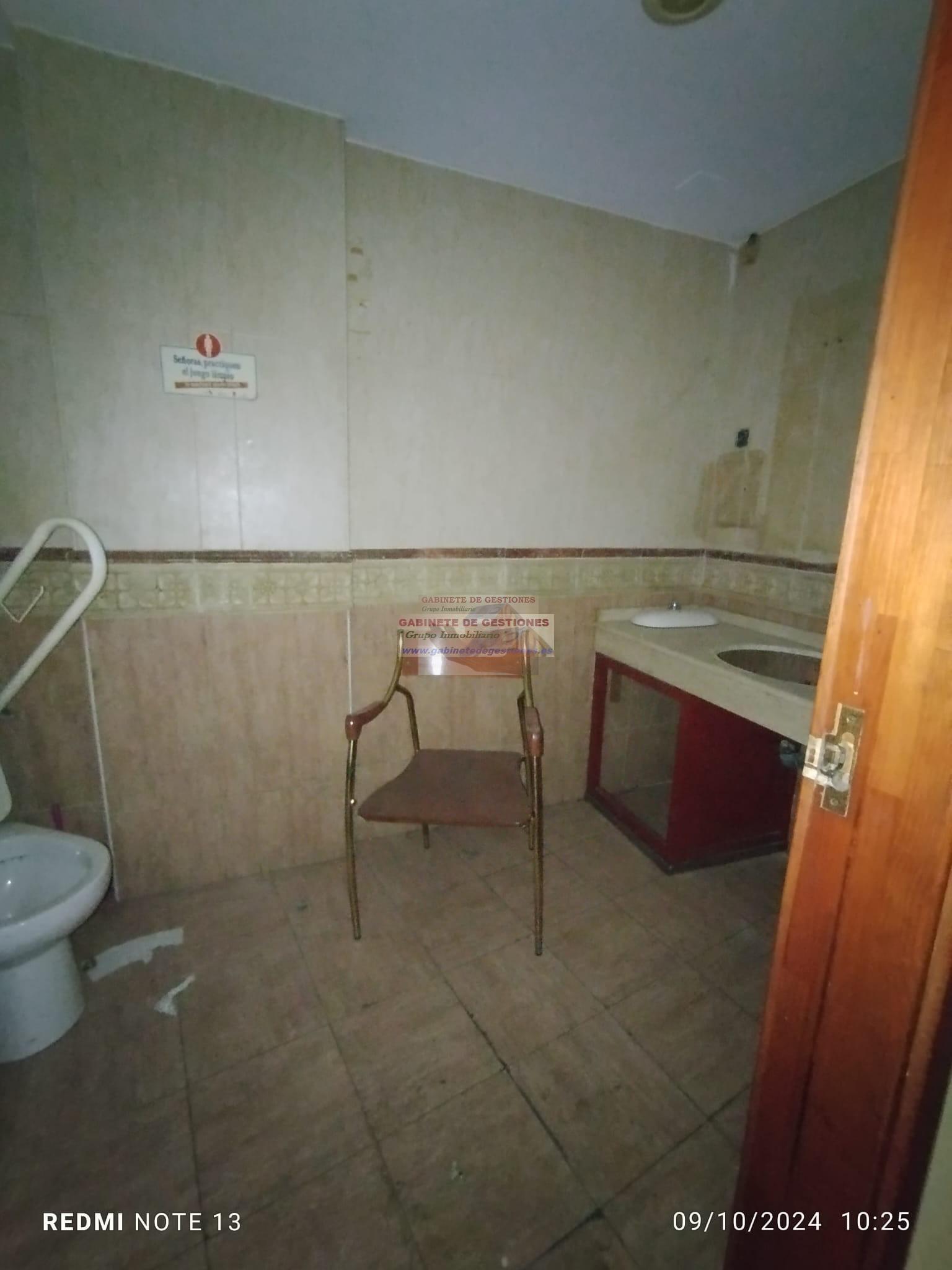 For sale of commercial in Albacete