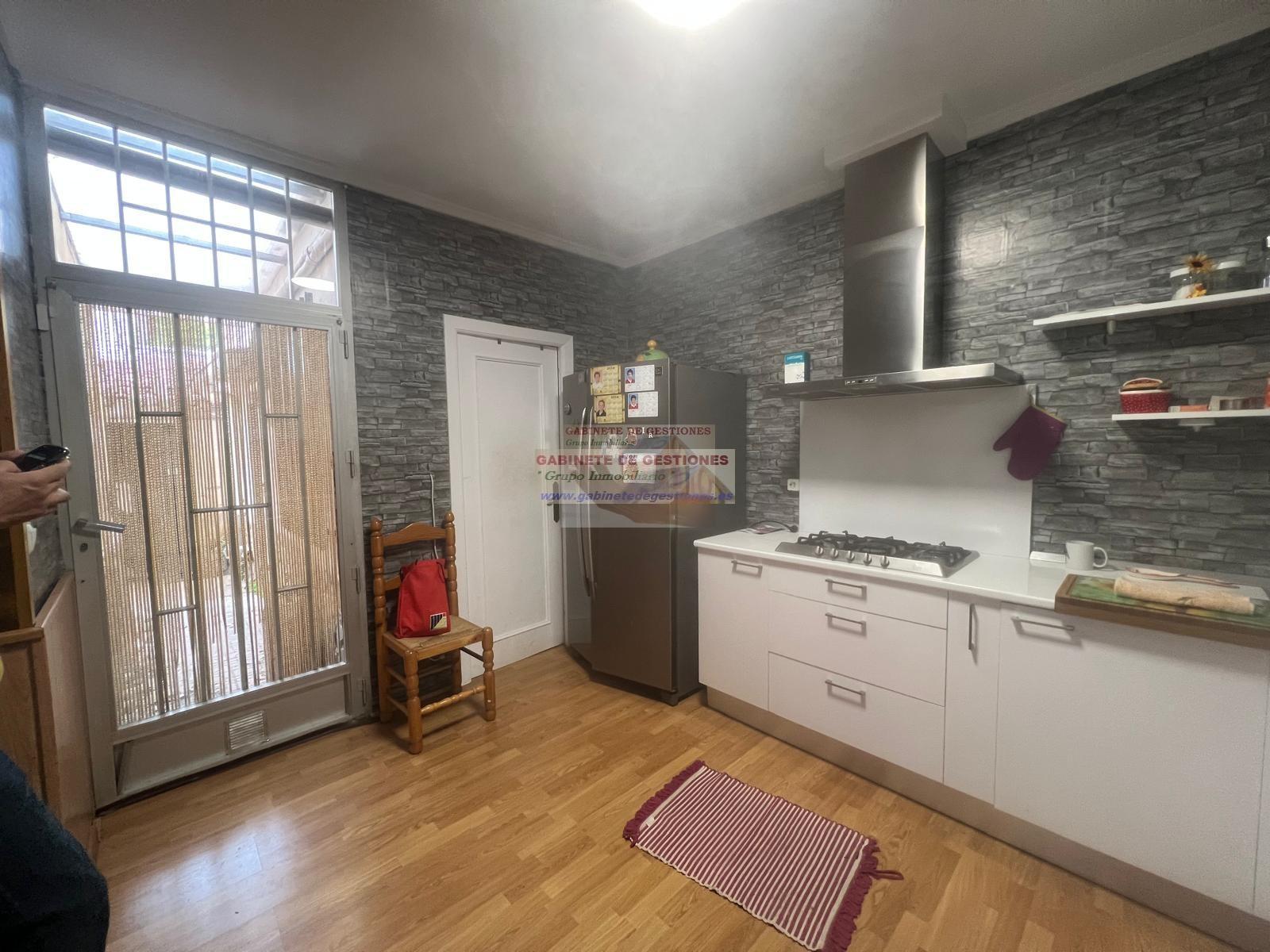 For sale of chalet in Albacete