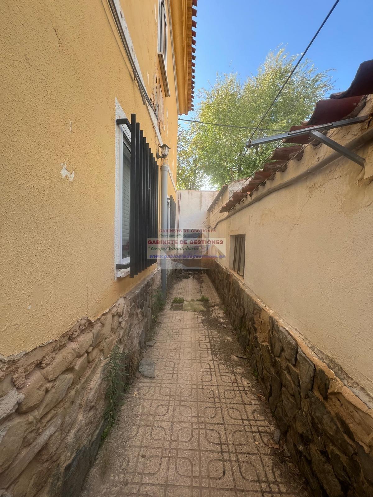 For sale of chalet in Albacete