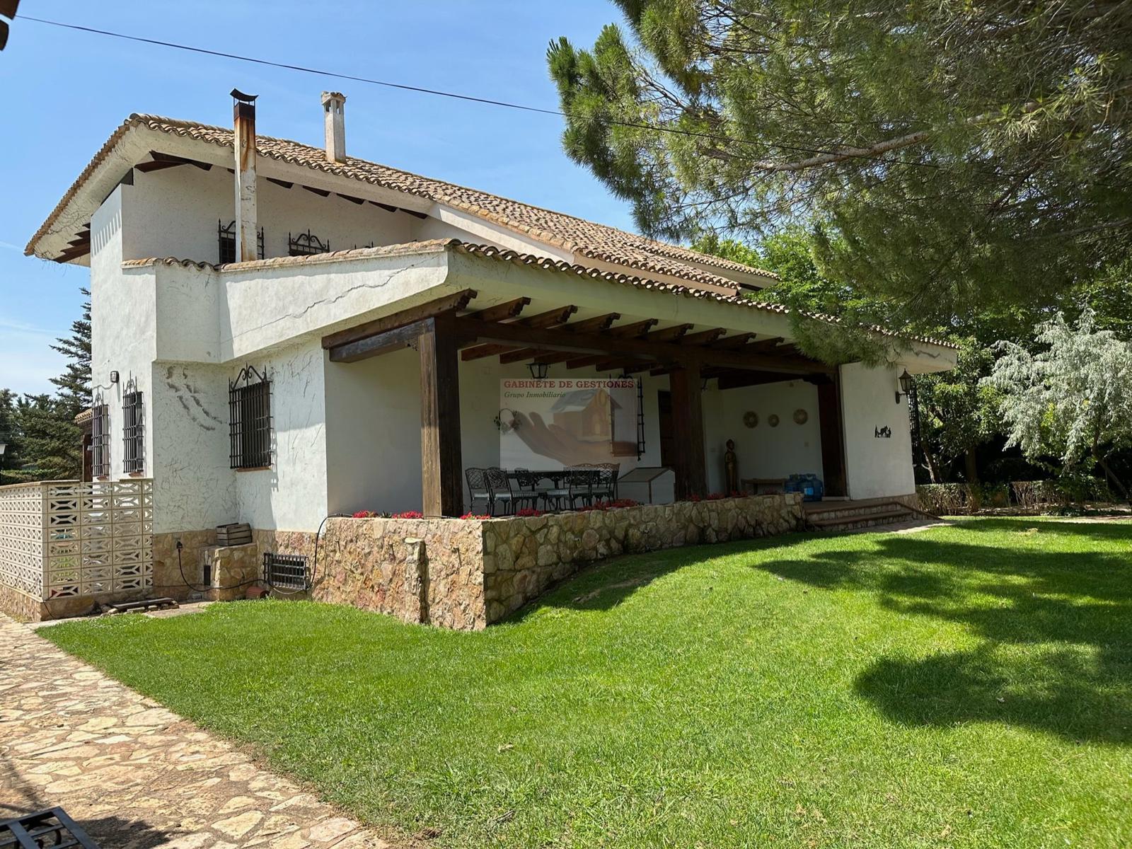 For sale of chalet in Albacete