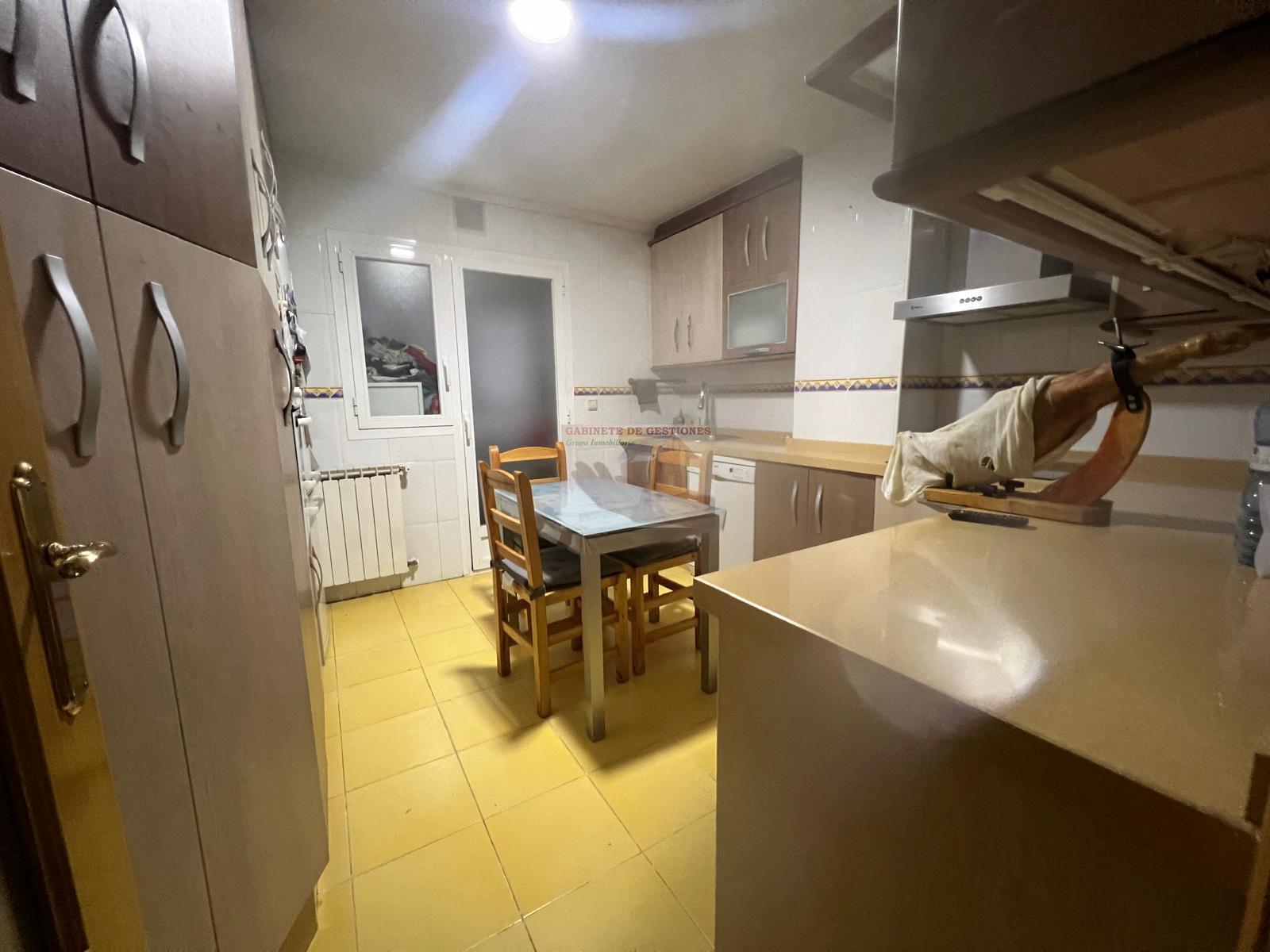 For sale of flat in Albacete