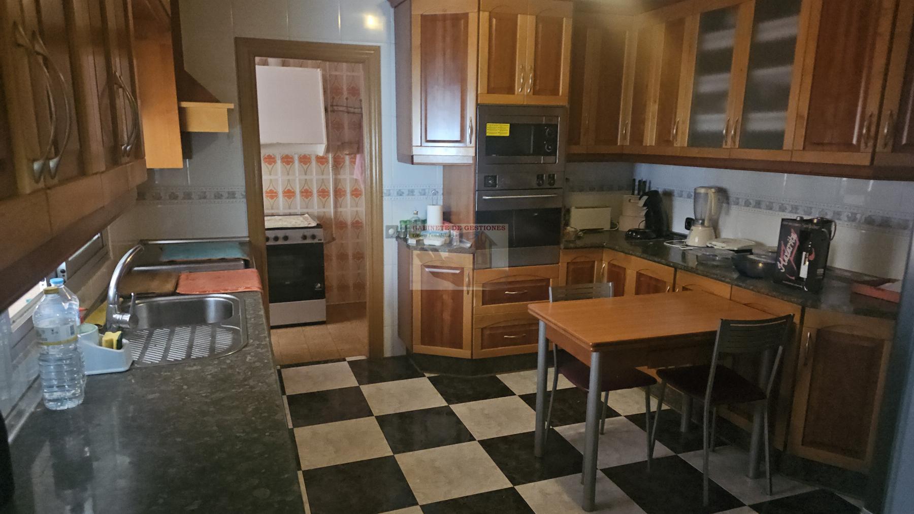 For sale of flat in Albacete