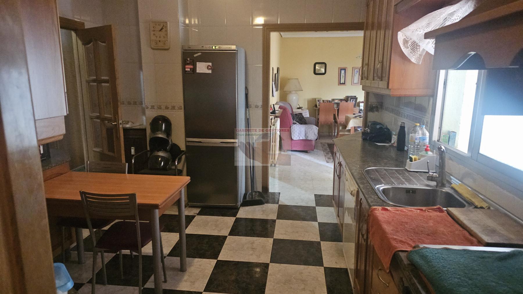 For sale of flat in Albacete