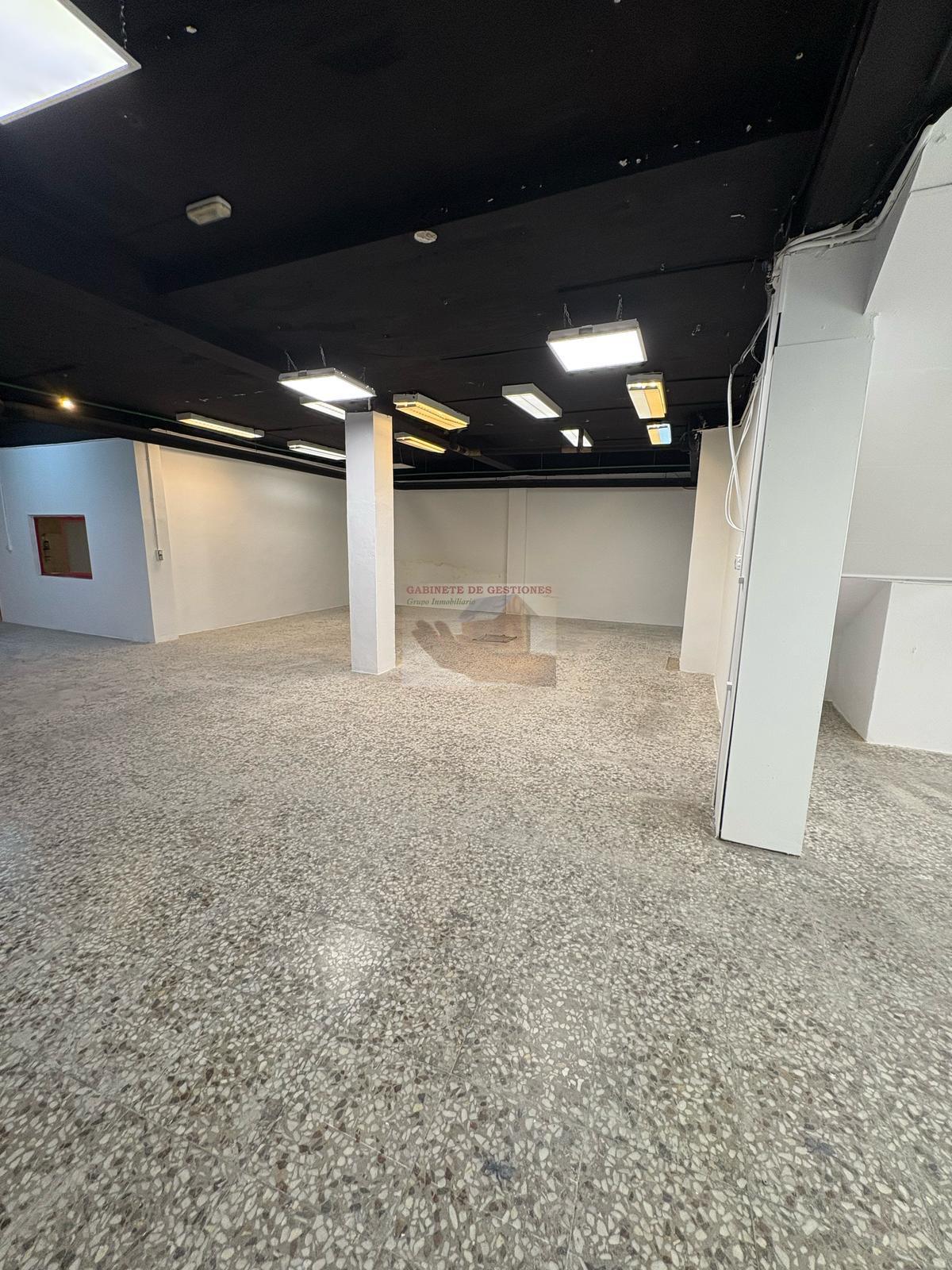 For sale of commercial in Albacete