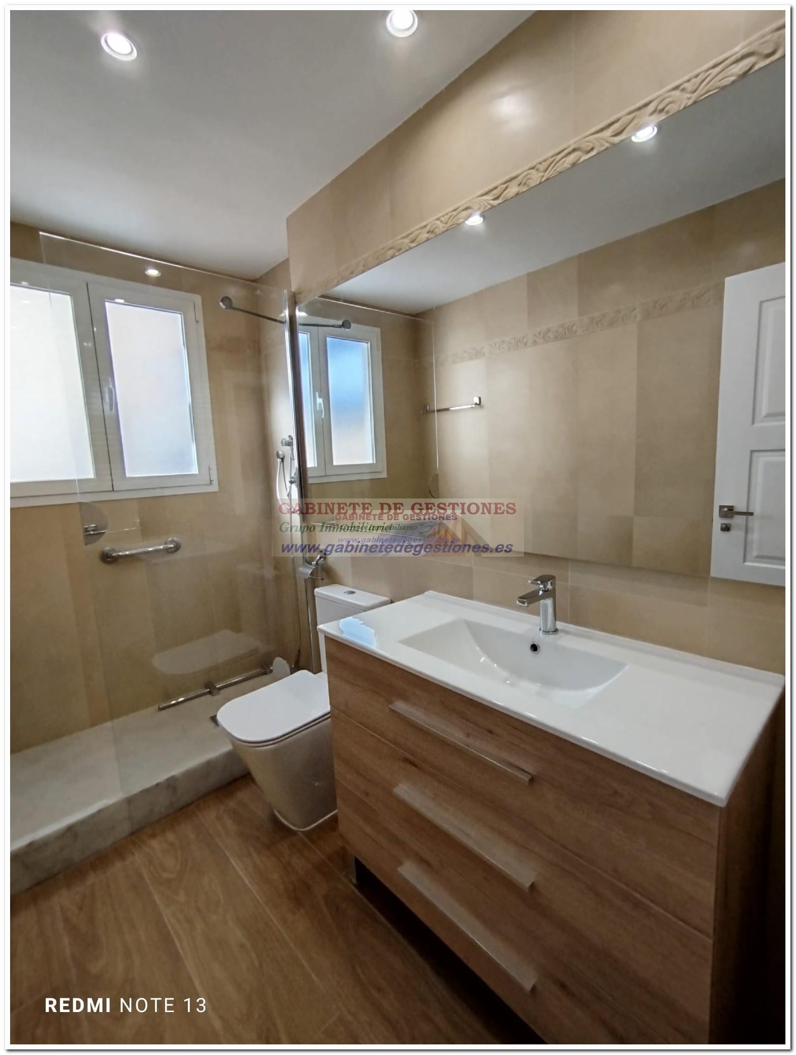 For sale of flat in Albacete